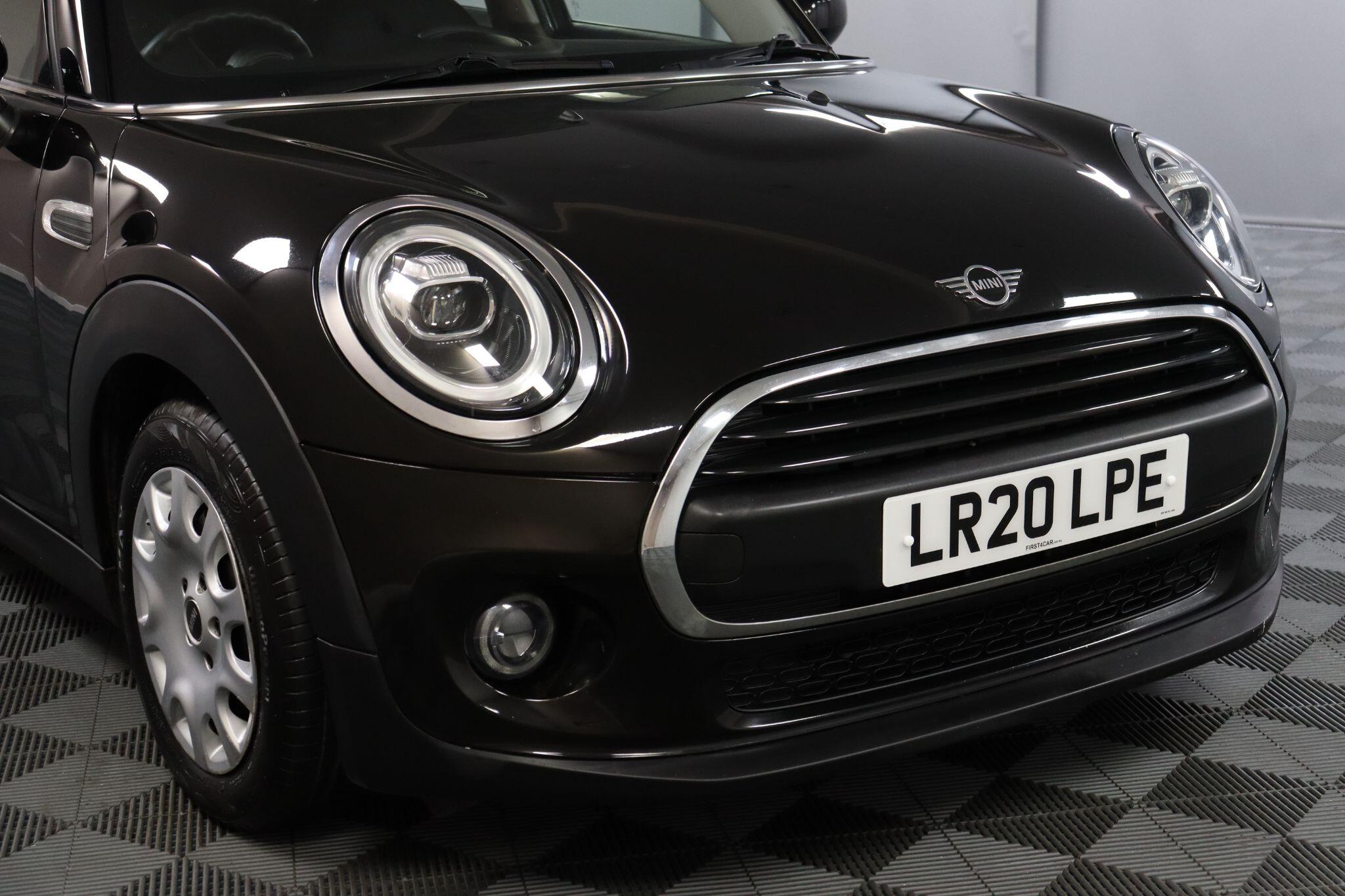 Mini Hatch view 26