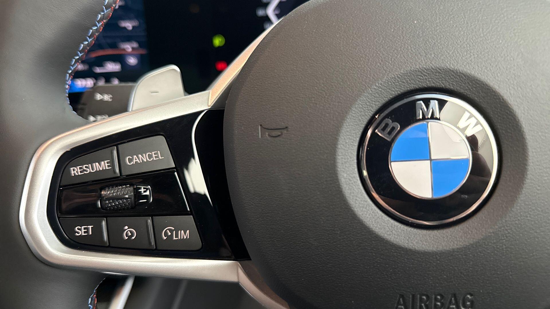 BMW 3 Series view 17
