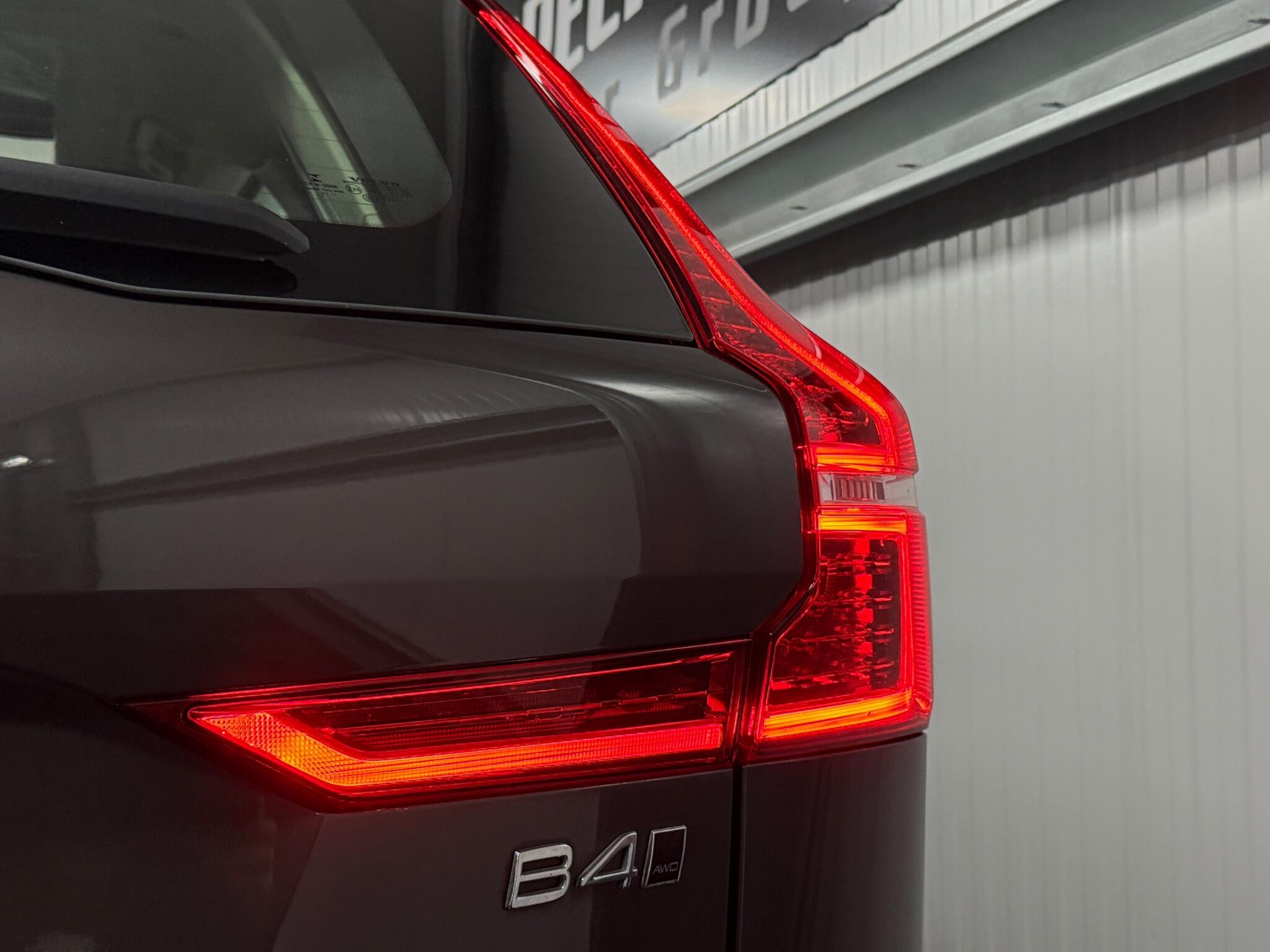 Volvo XC60 view 40