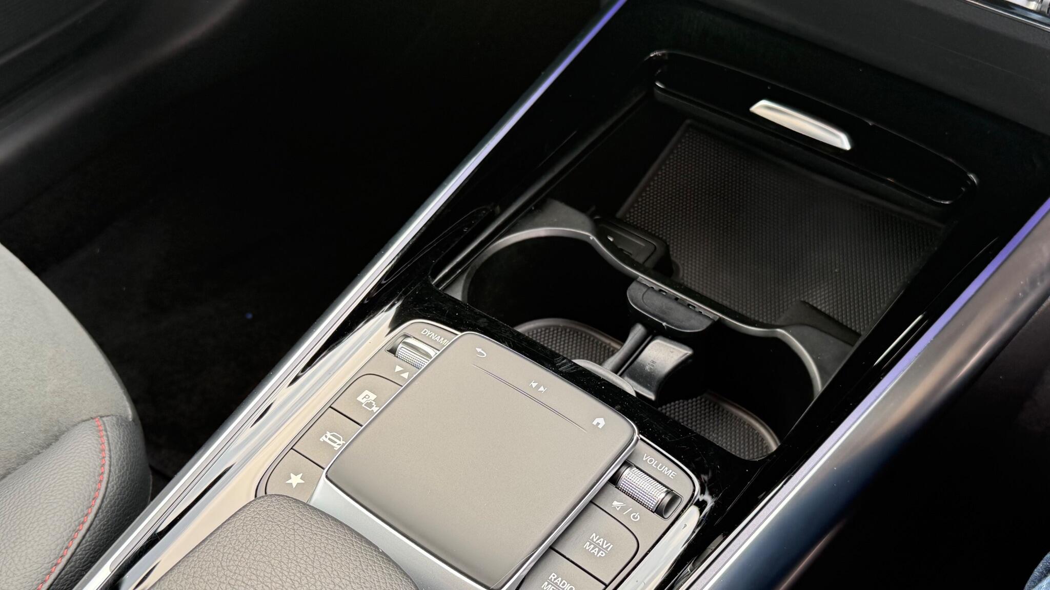 Mercedes-Benz Gla view 27