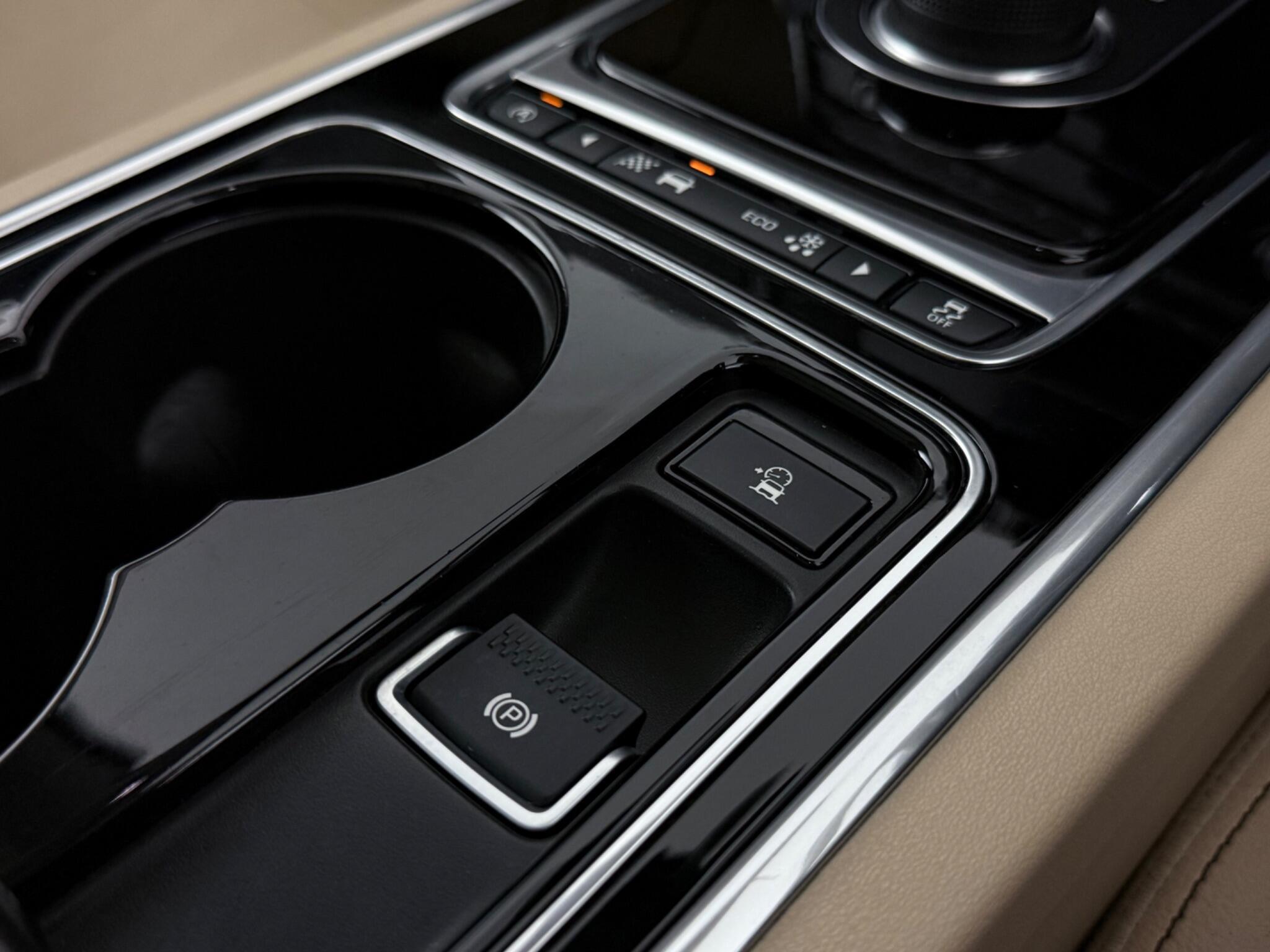 Jaguar Xe view 25