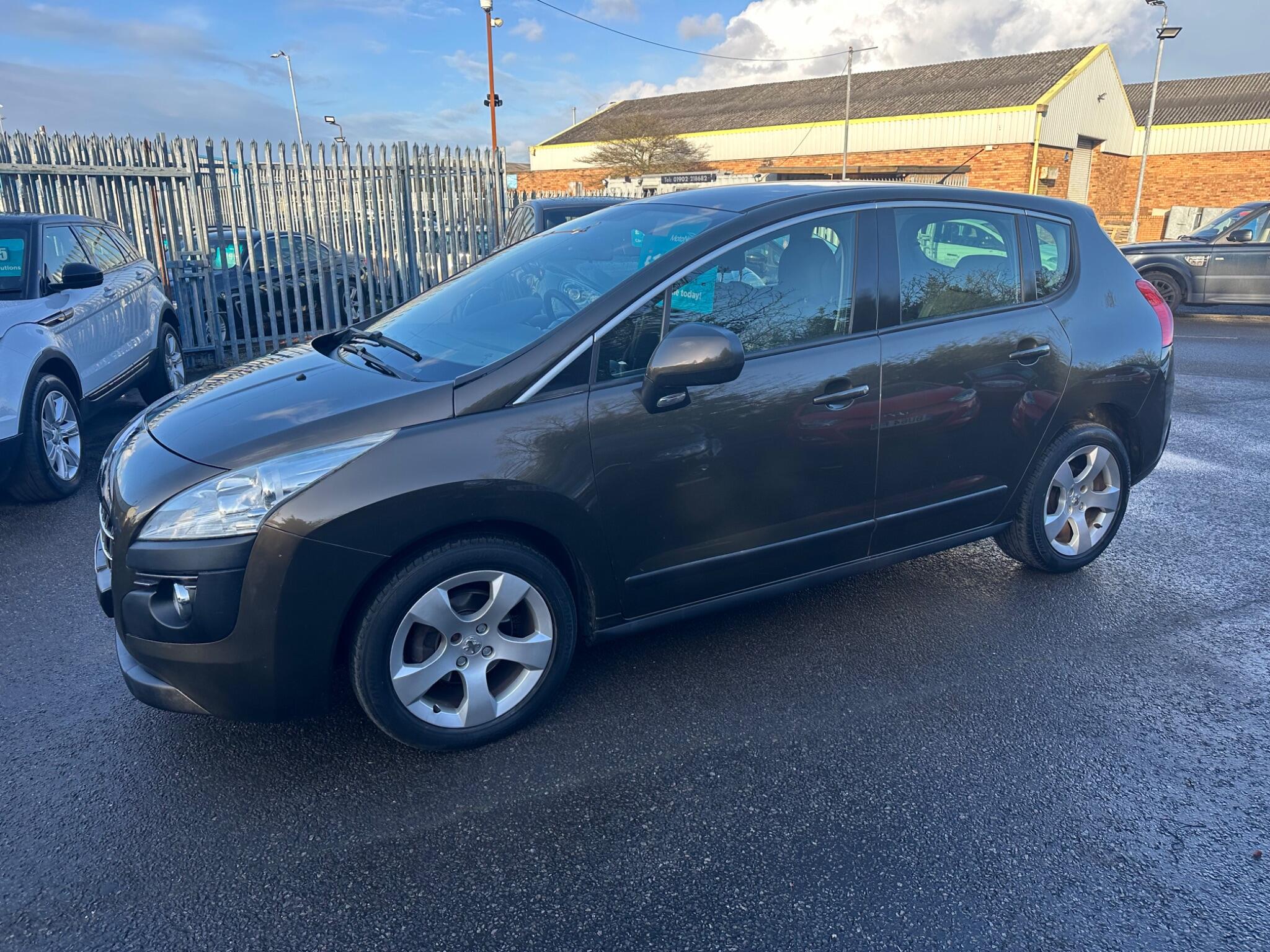 Peugeot 3008 view 9