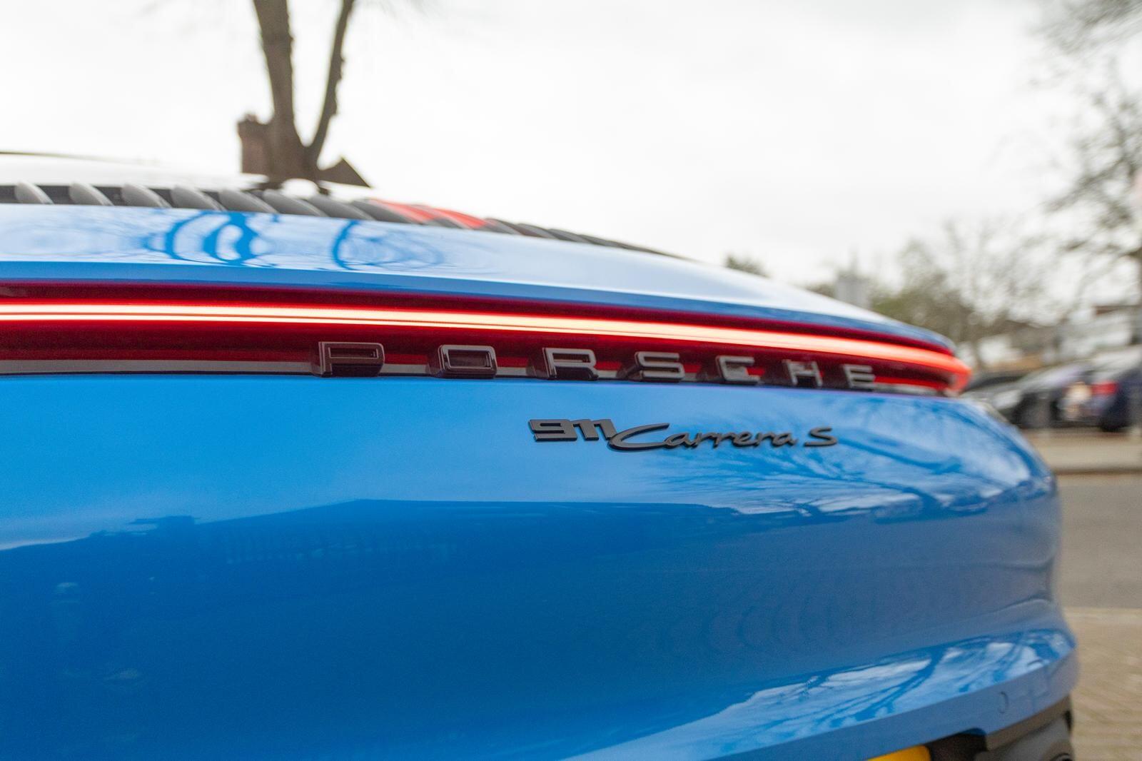 Porsche 911 view 24