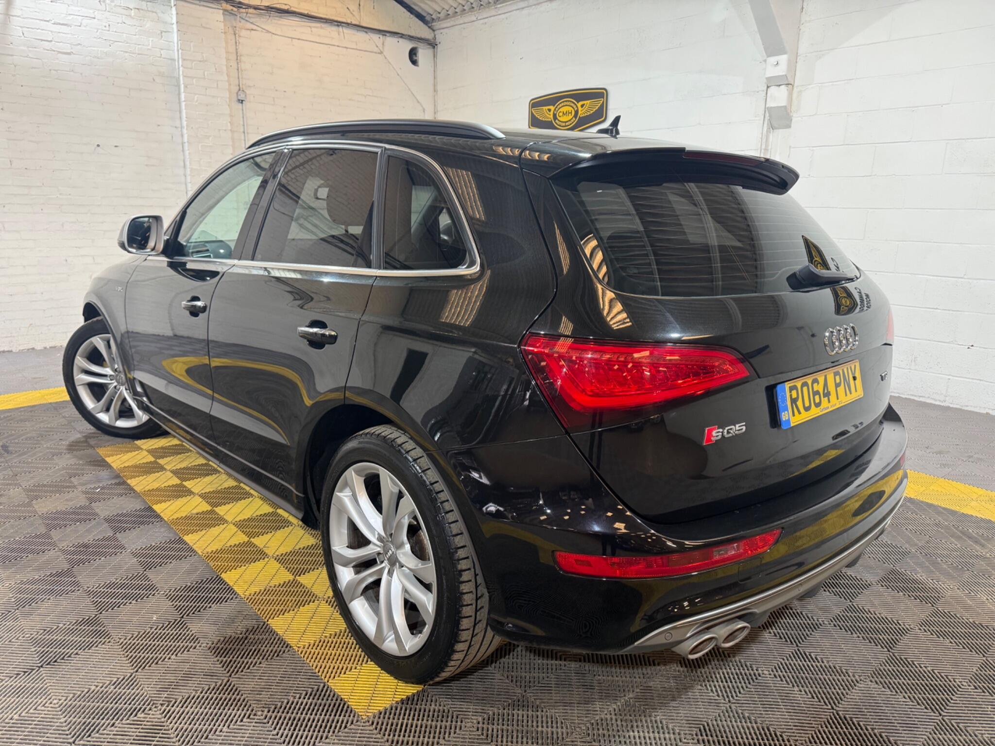 Audi SQ5 view 2
