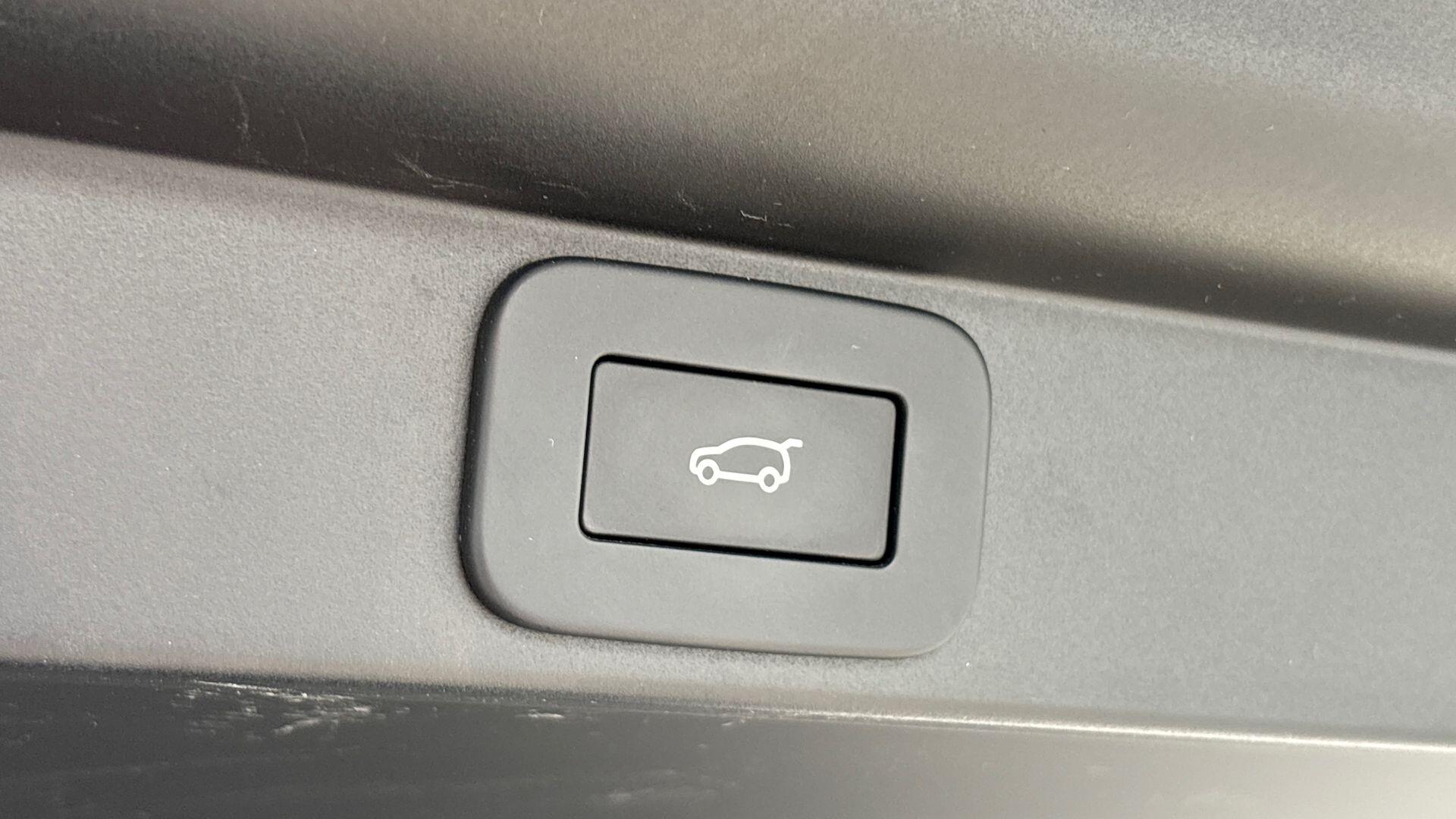 Land Rover Range Rover view 23