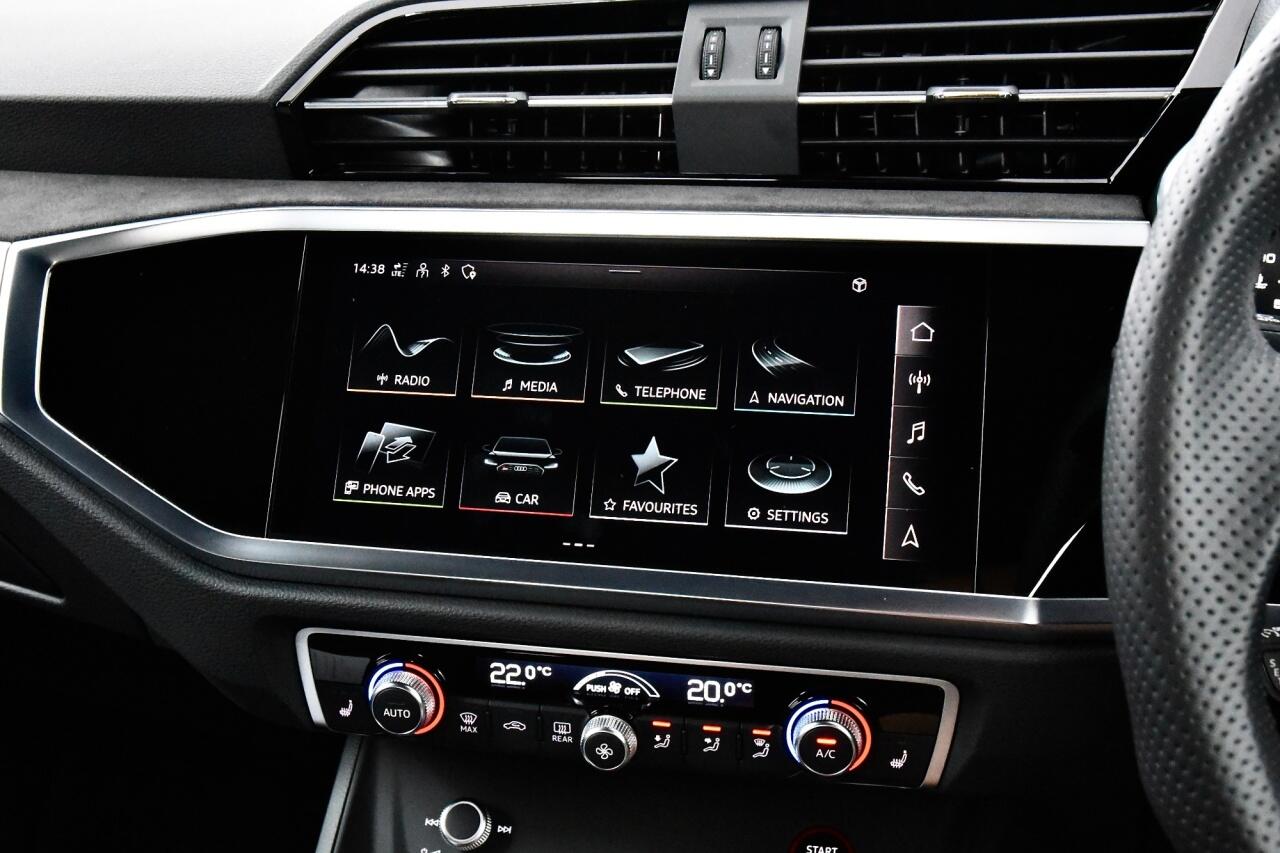 Audi RS Q3 view 38