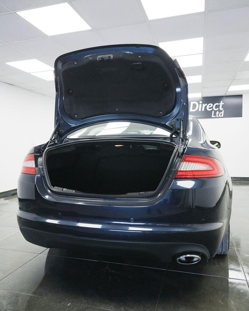 Jaguar XF view 8