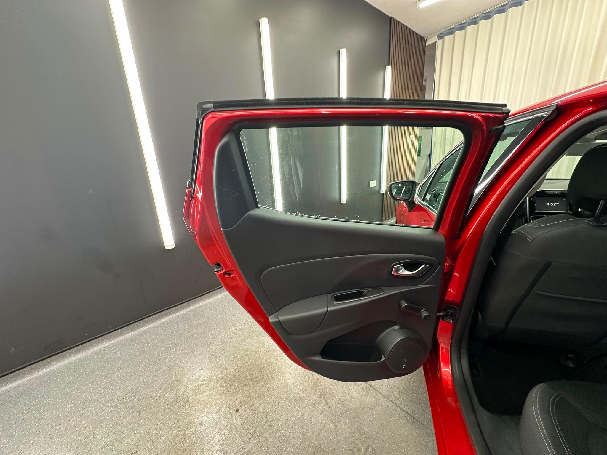 Renault Clio view 16