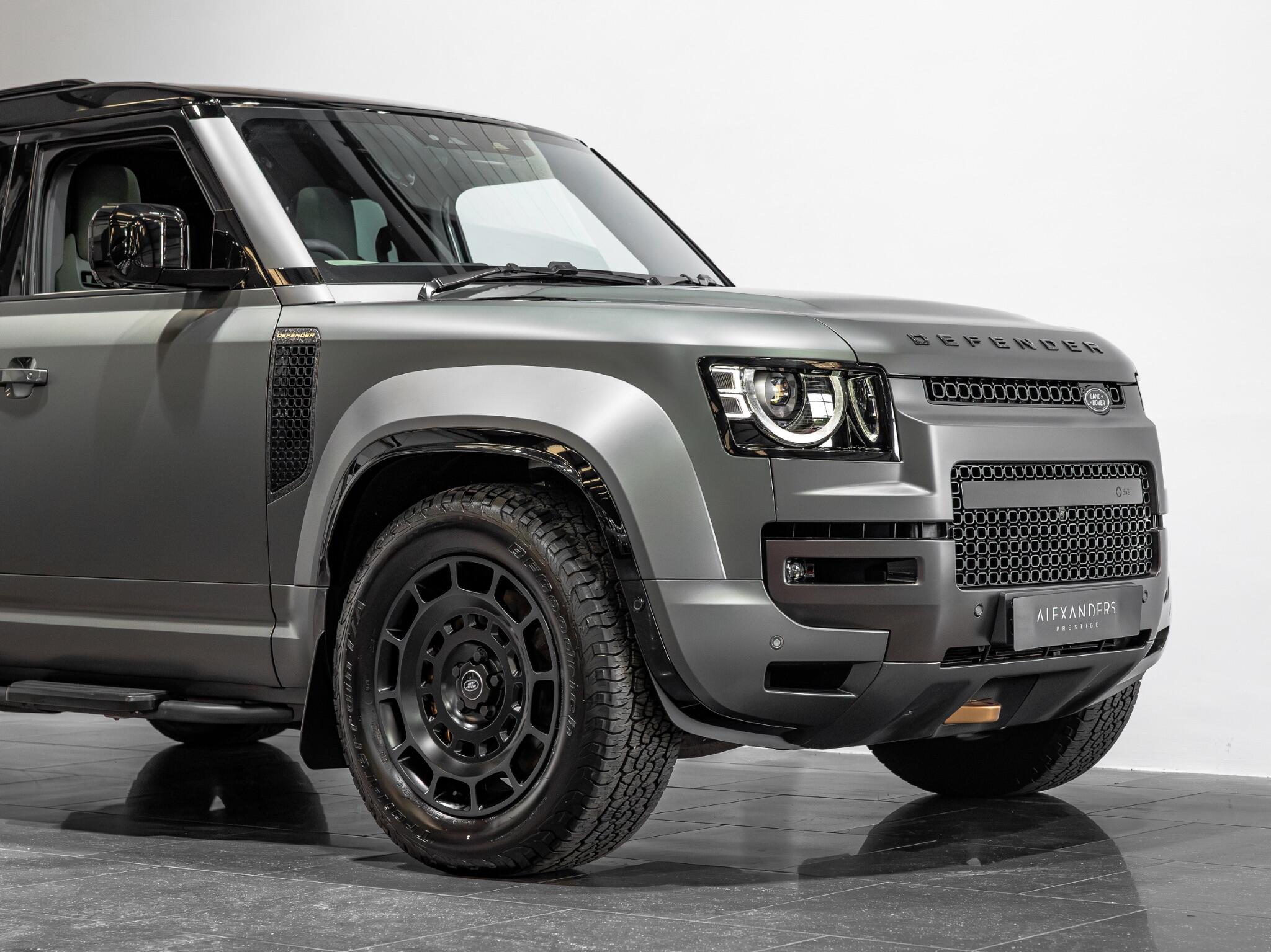 Land Rover Defender view 11