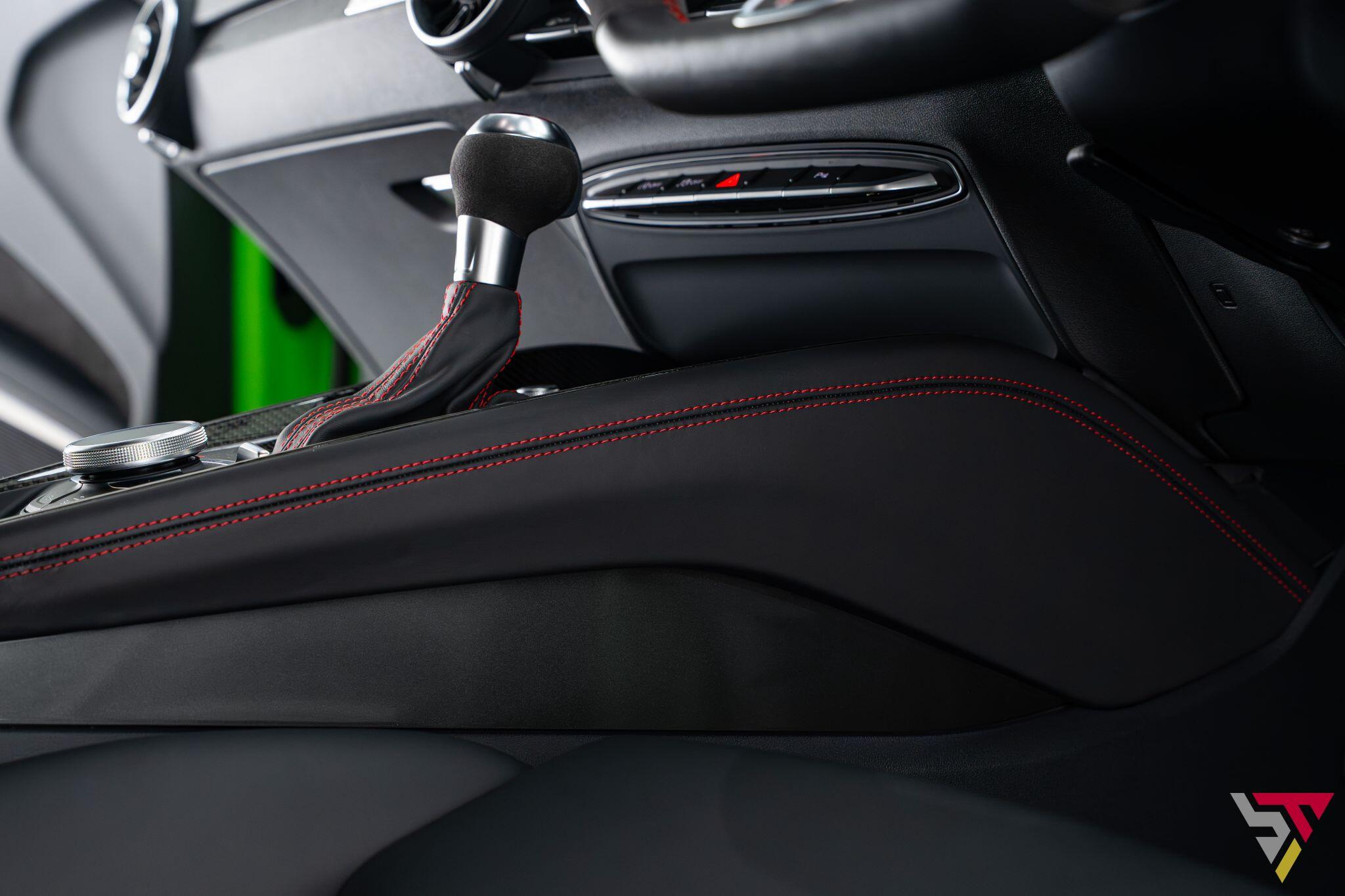 Audi TT RS view 16
