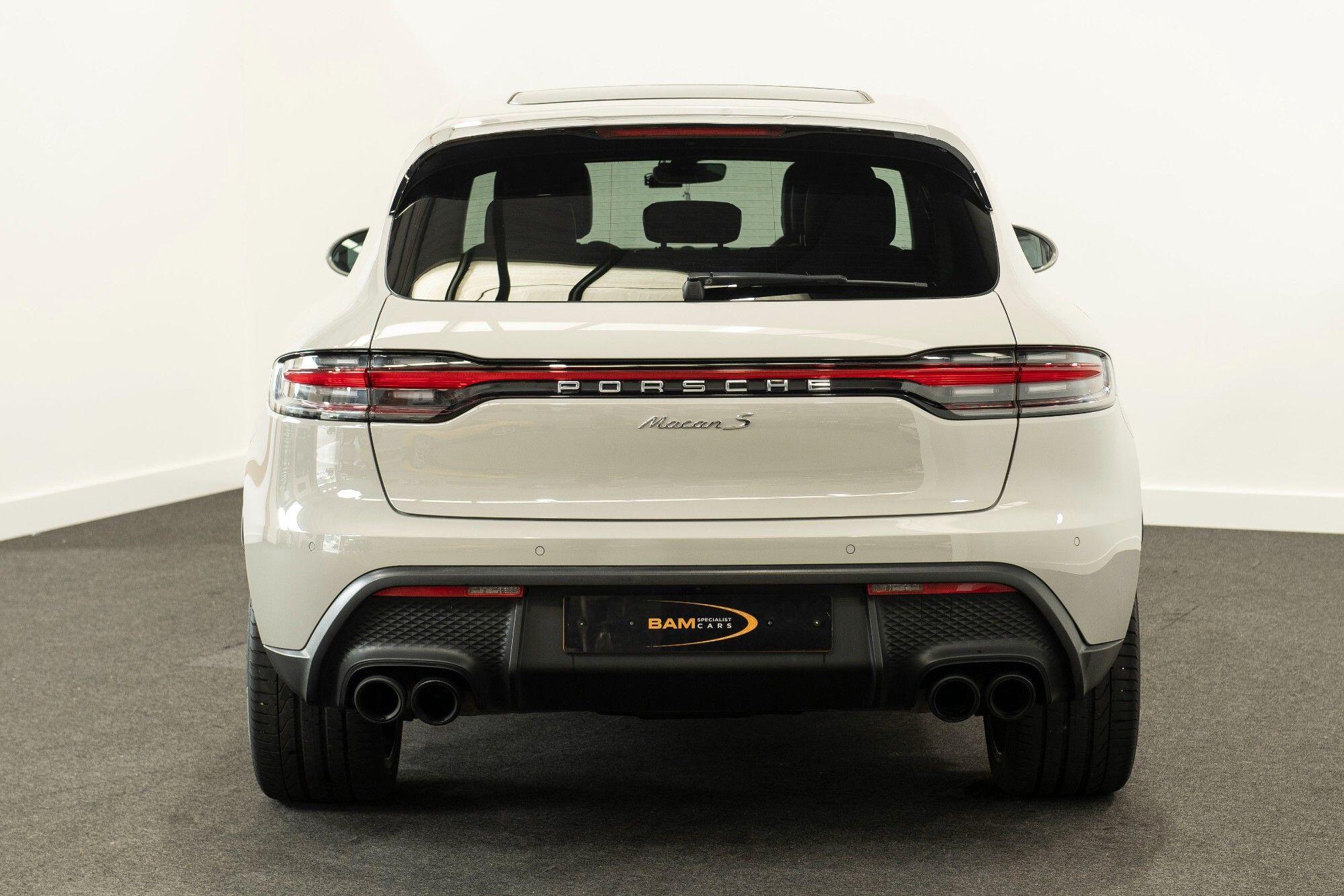 Porsche Macan view 6