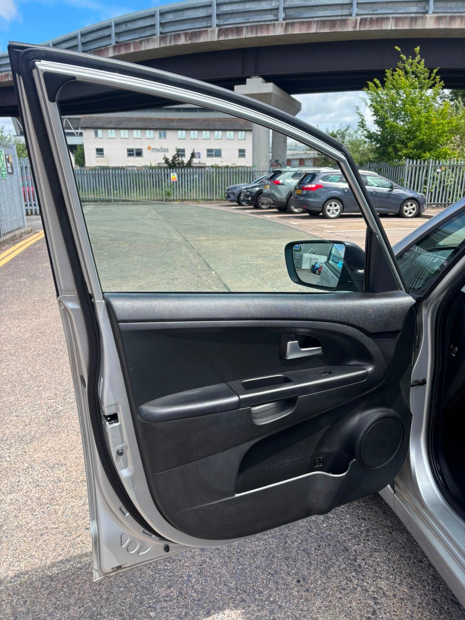 Kia Venga view 35