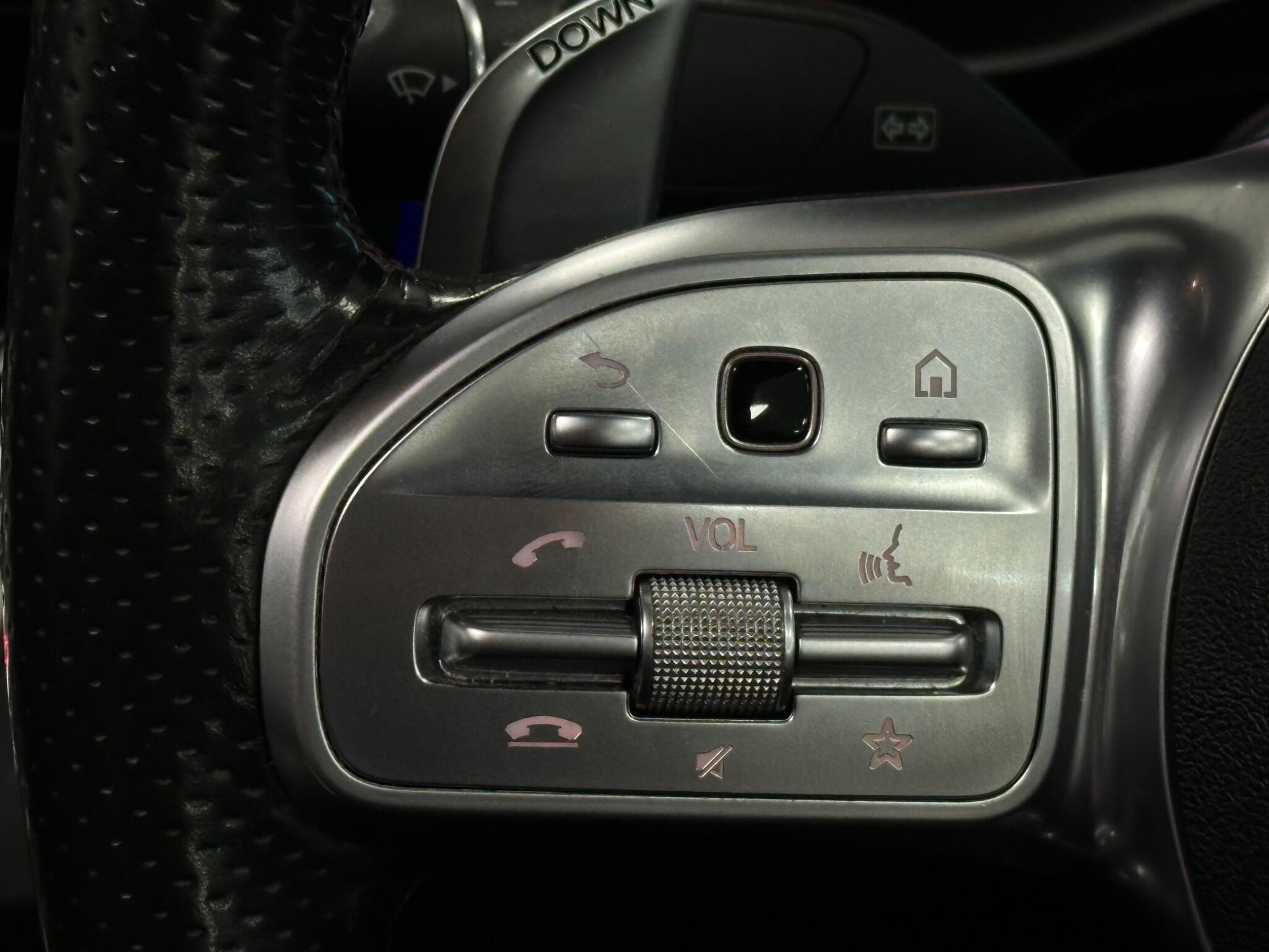 Mercedes-Benz C-Class view 29