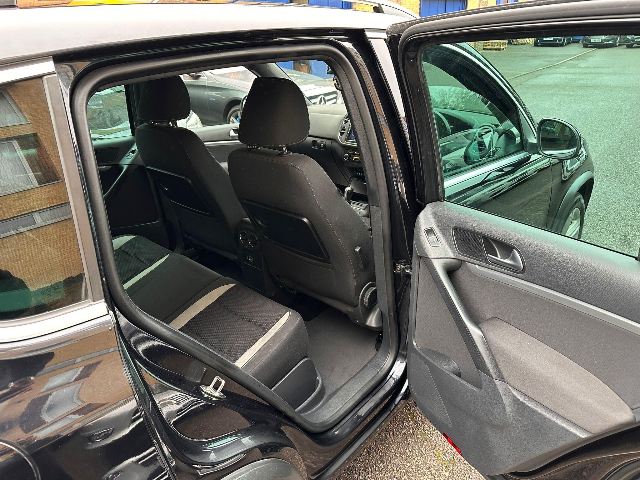Volkswagen Tiguan view 31