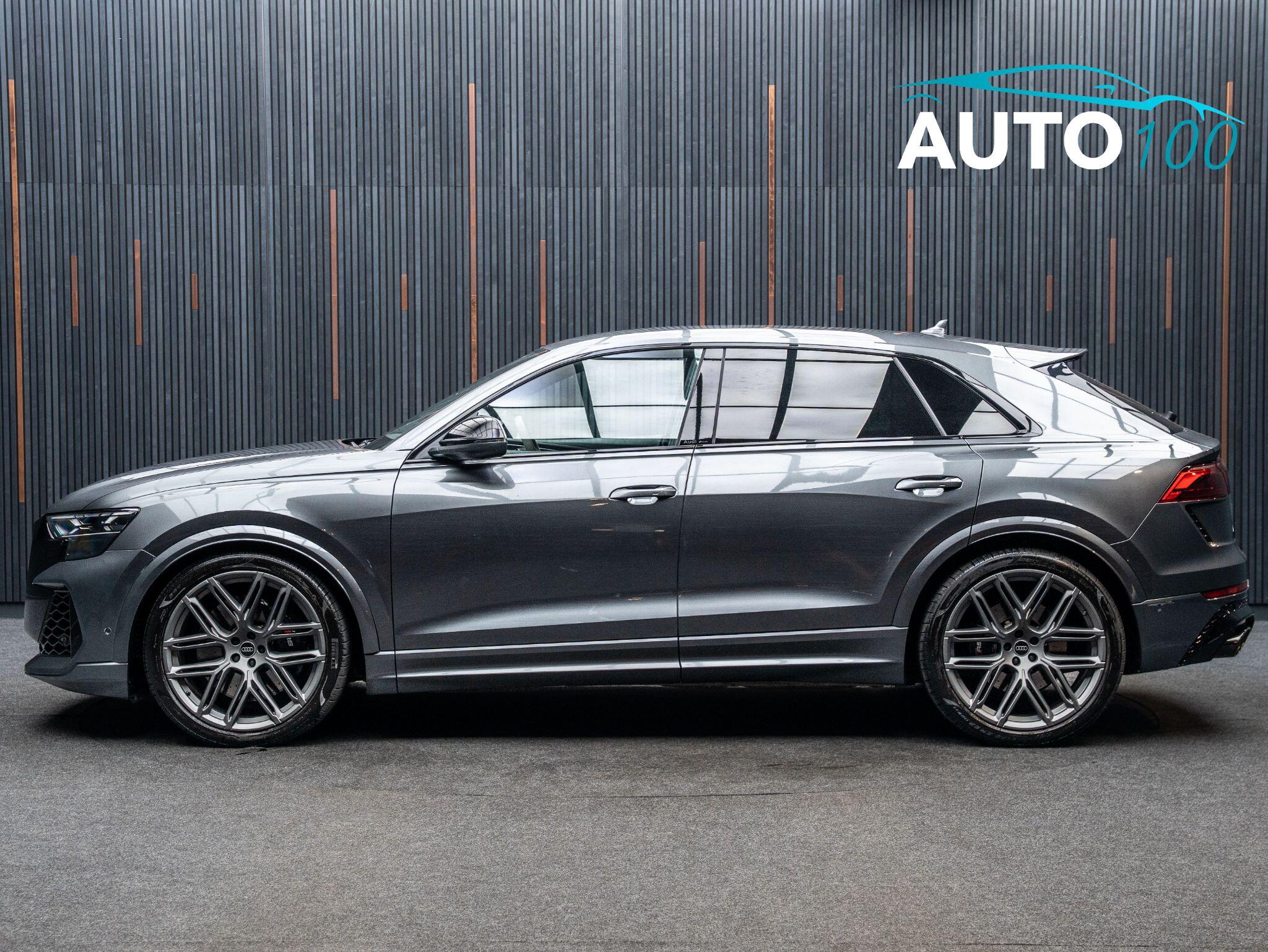 Audi RS Q8 view 13
