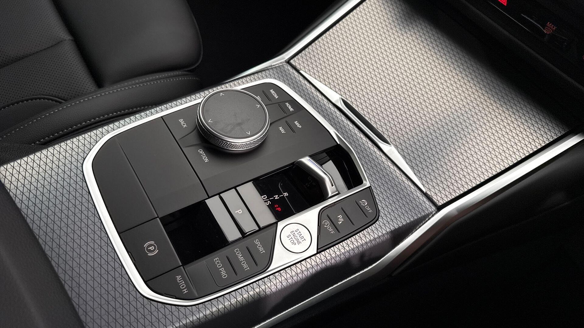 BMW 3 Series view 10