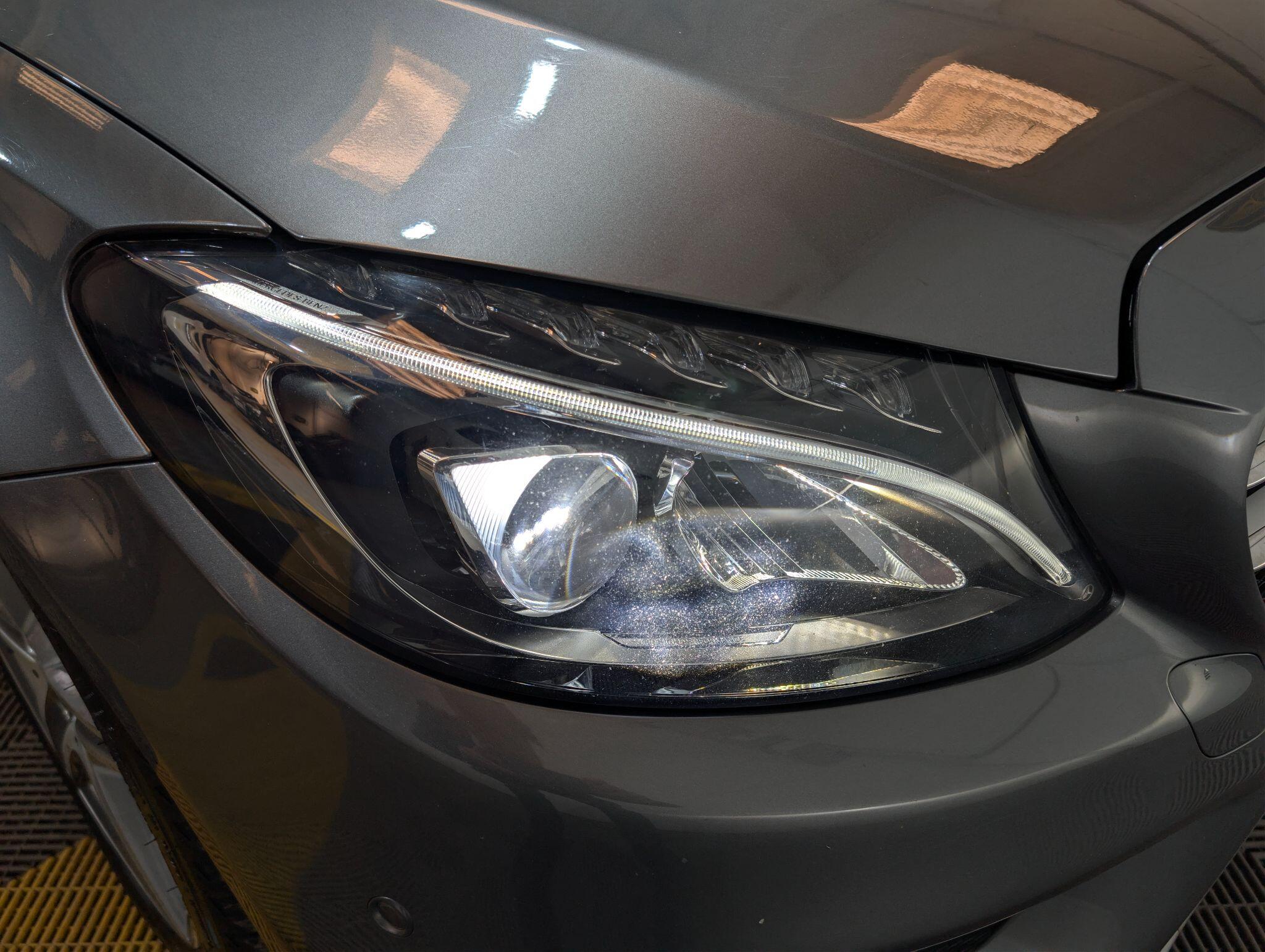 Mercedes-Benz C Class view 19