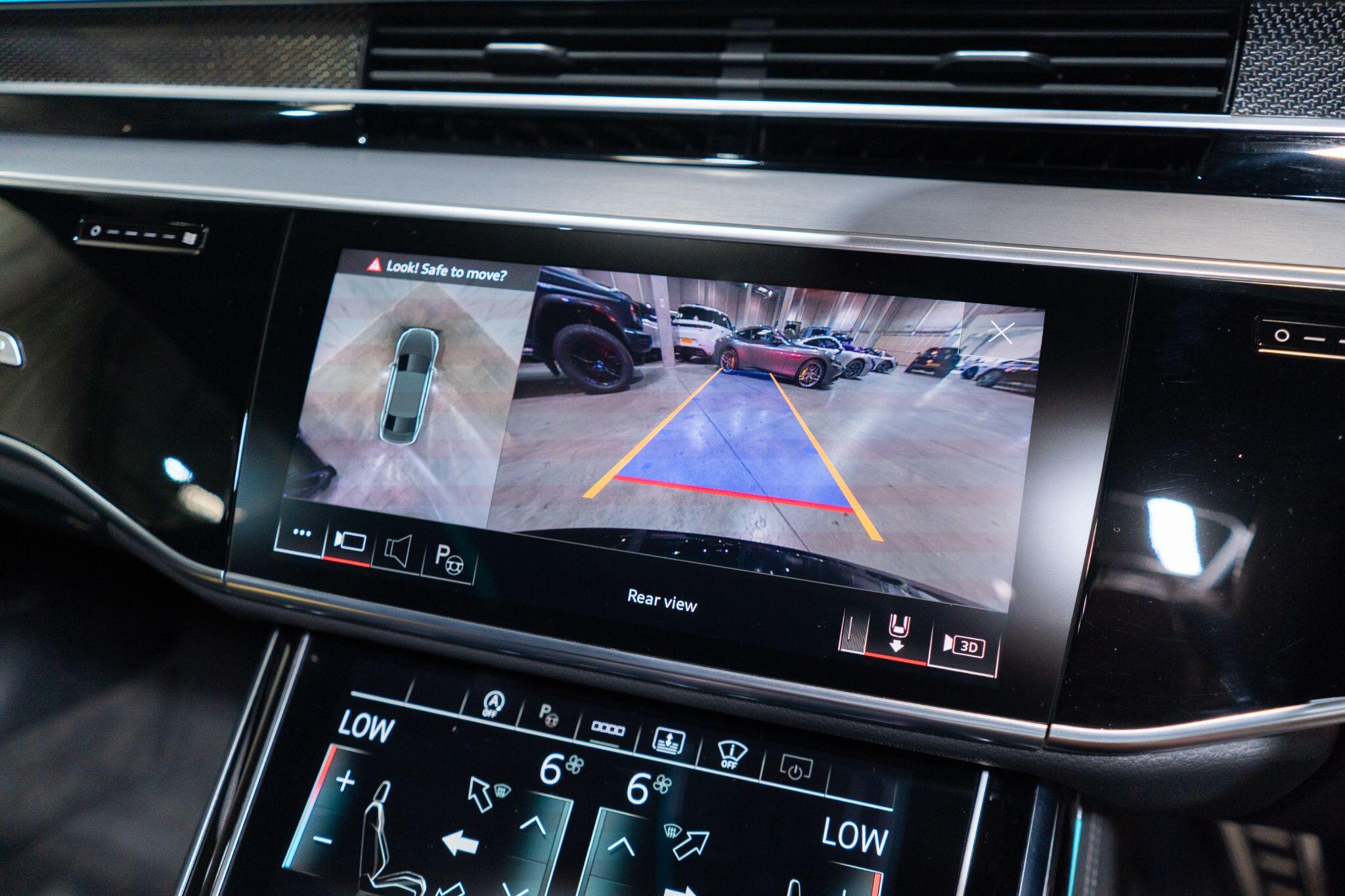 Audi S8 view 24