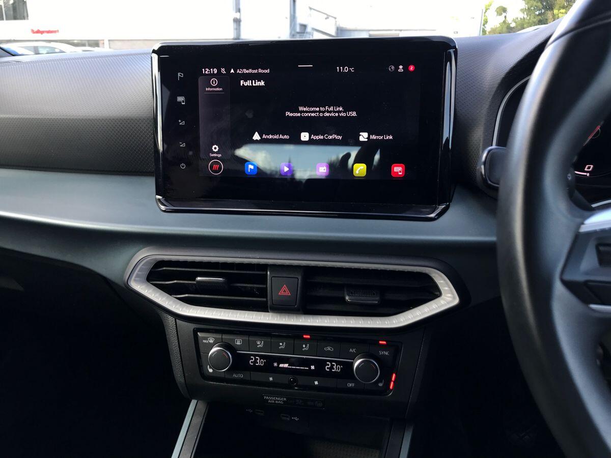 Seat Arona view 13