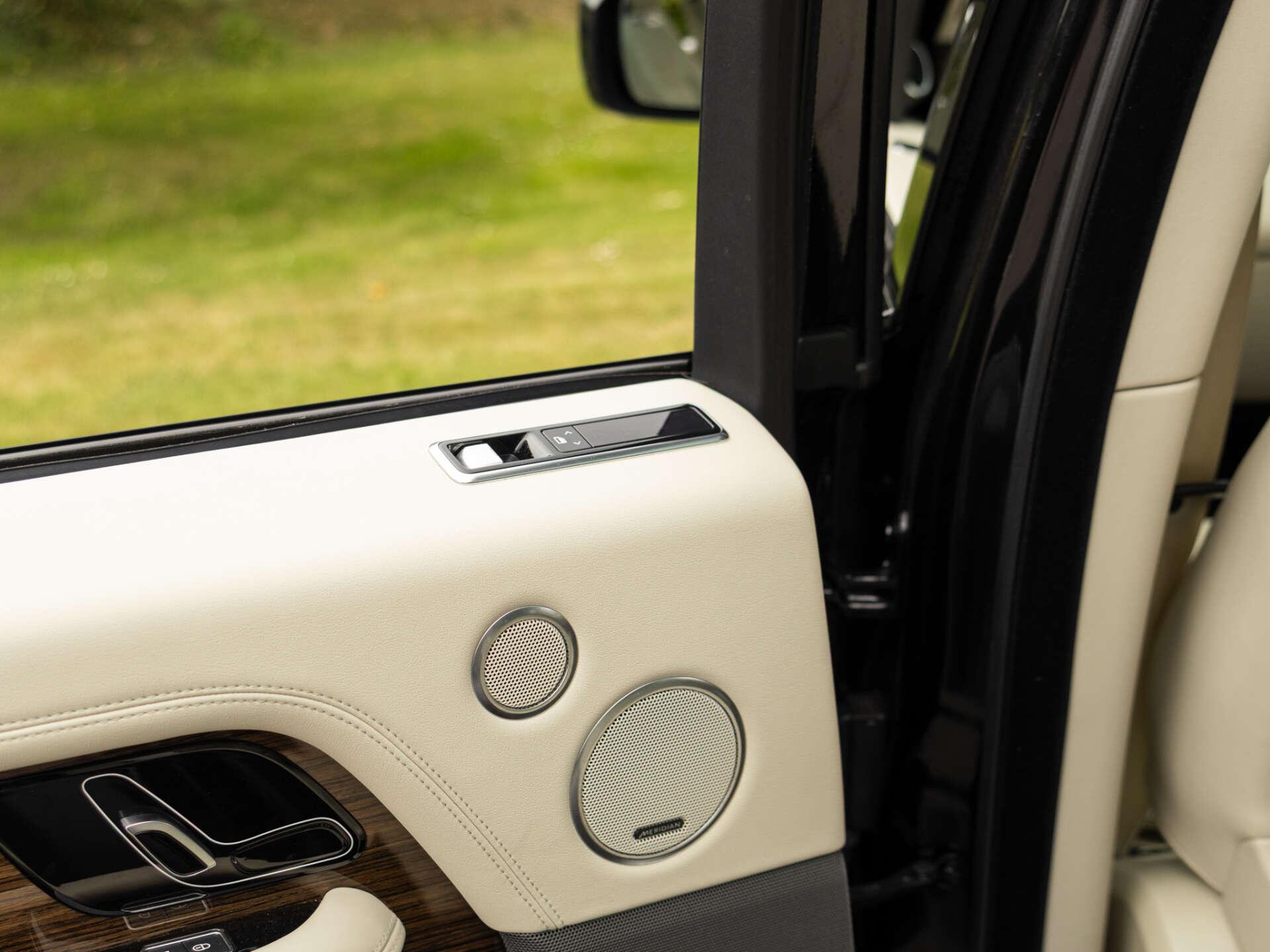 Land Rover Range Rover view 10