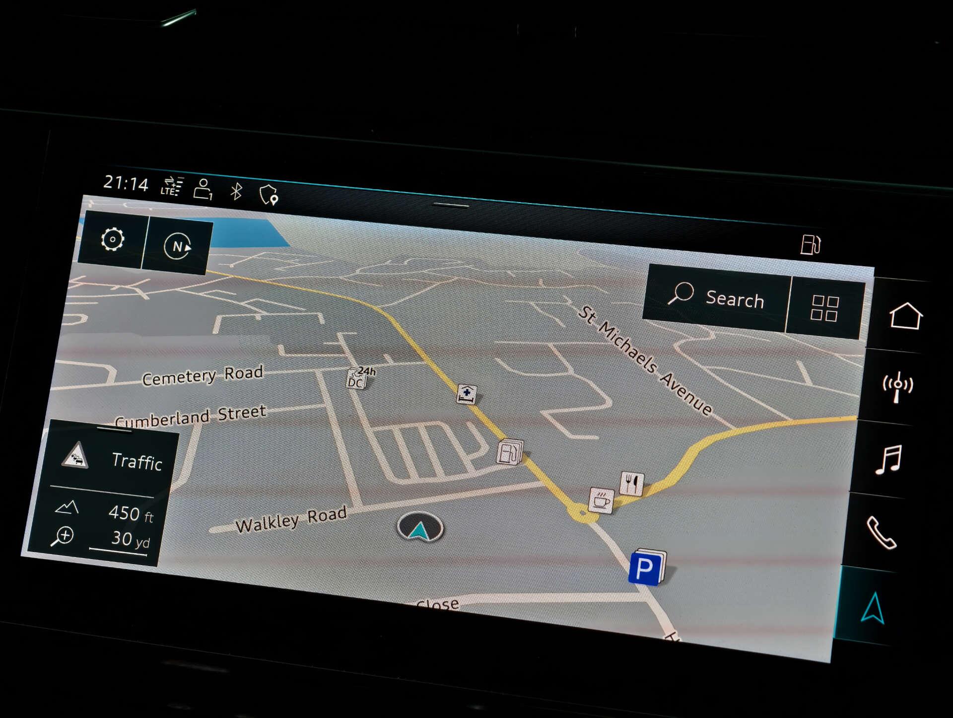 Audi Q8 view 40