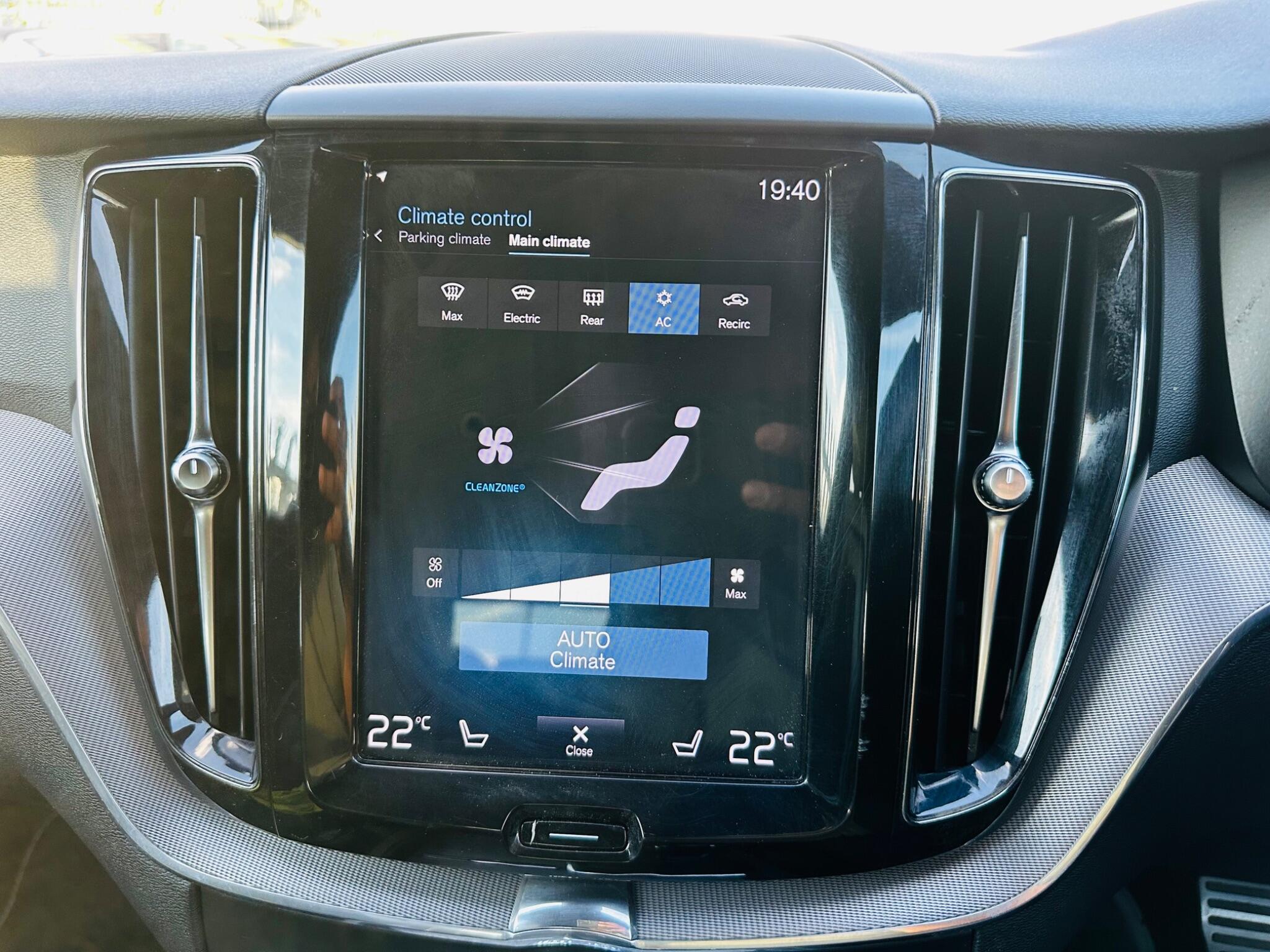 Volvo XC60 view 36