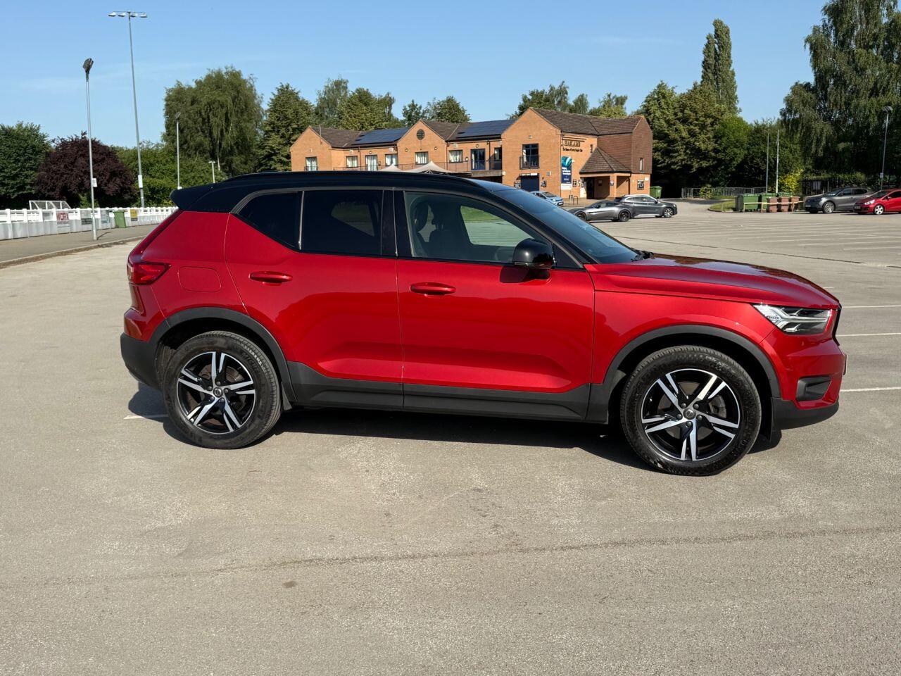 Volvo XC40 view 27