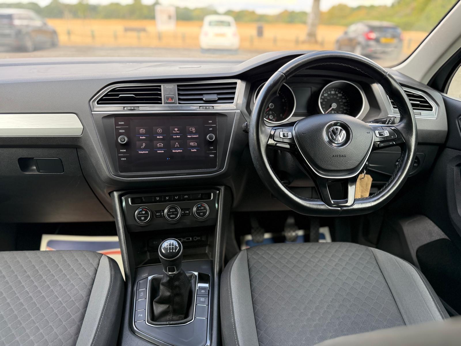 Volkswagen Tiguan view 21