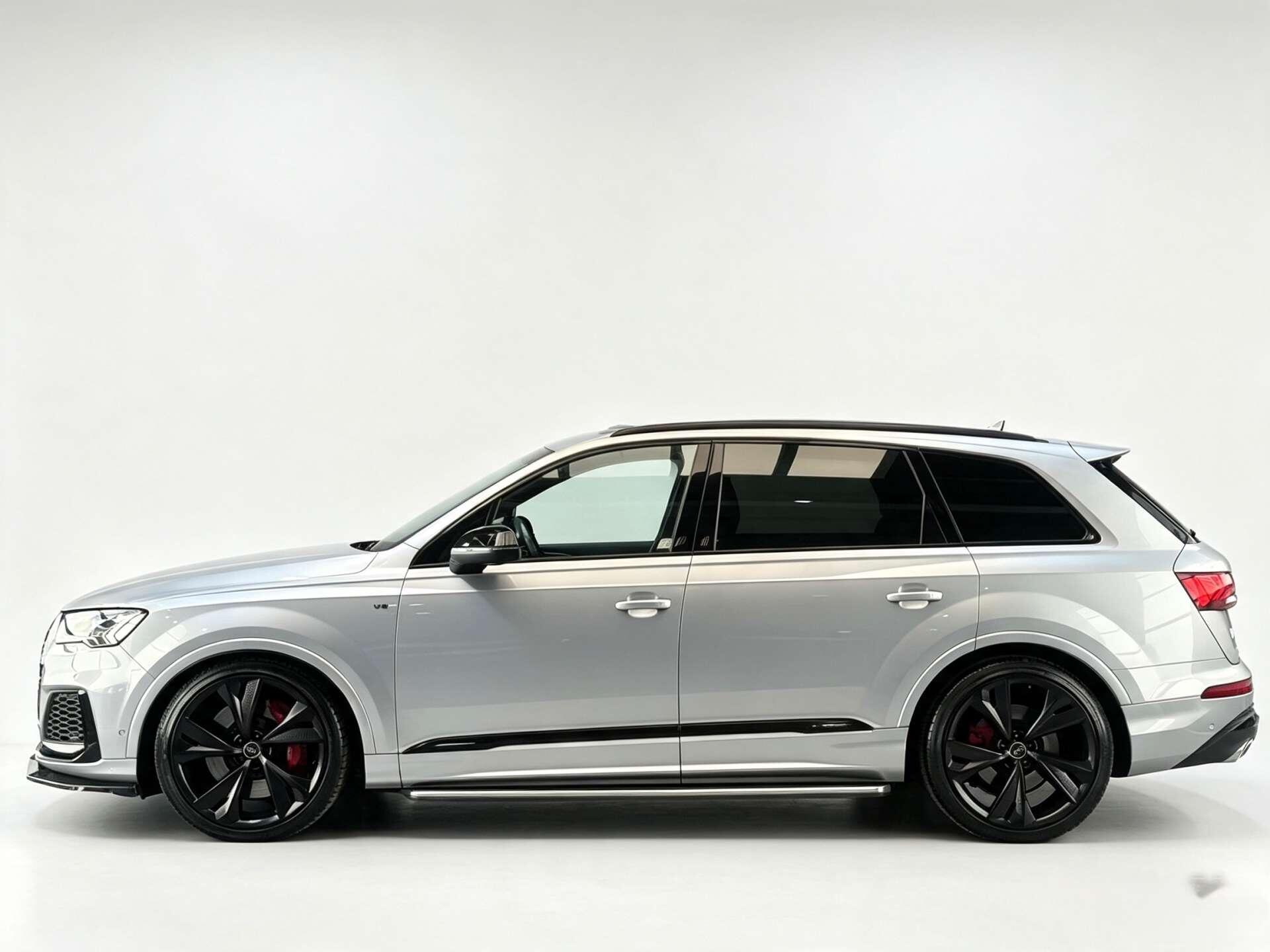 Audi SQ7 view 9