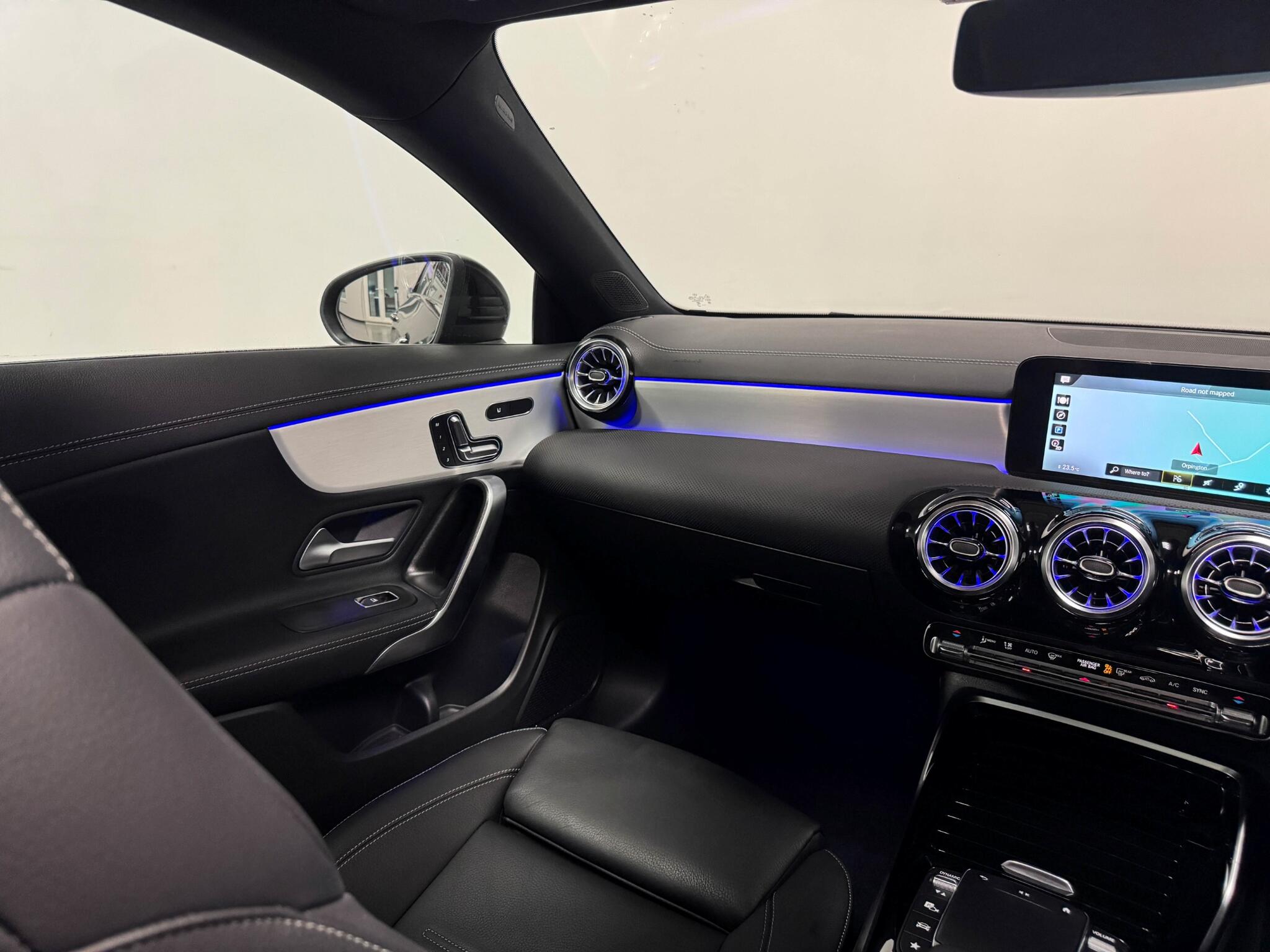 Mercedes-Benz Cla view 29