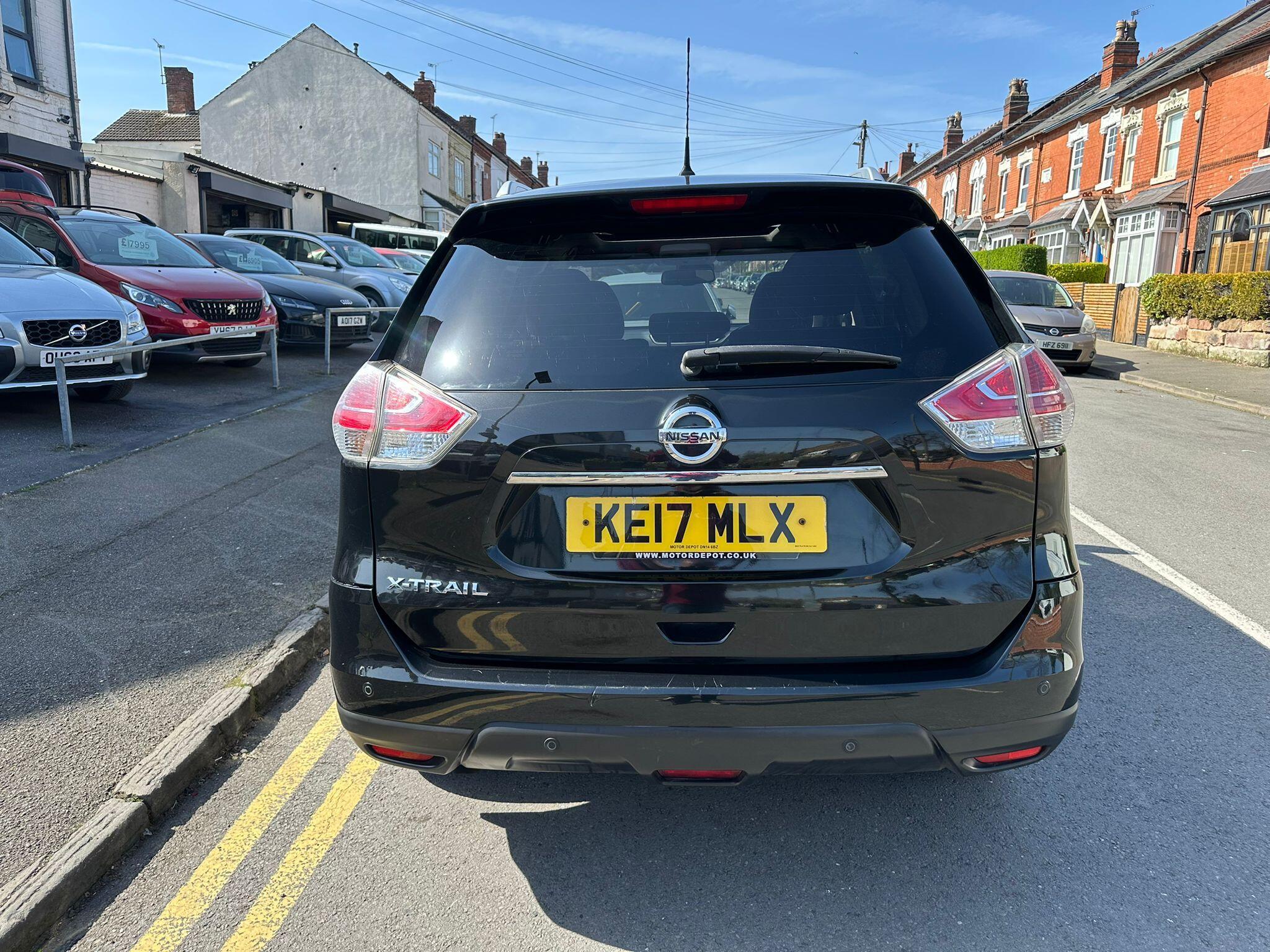 Nissan X-Trail view 25