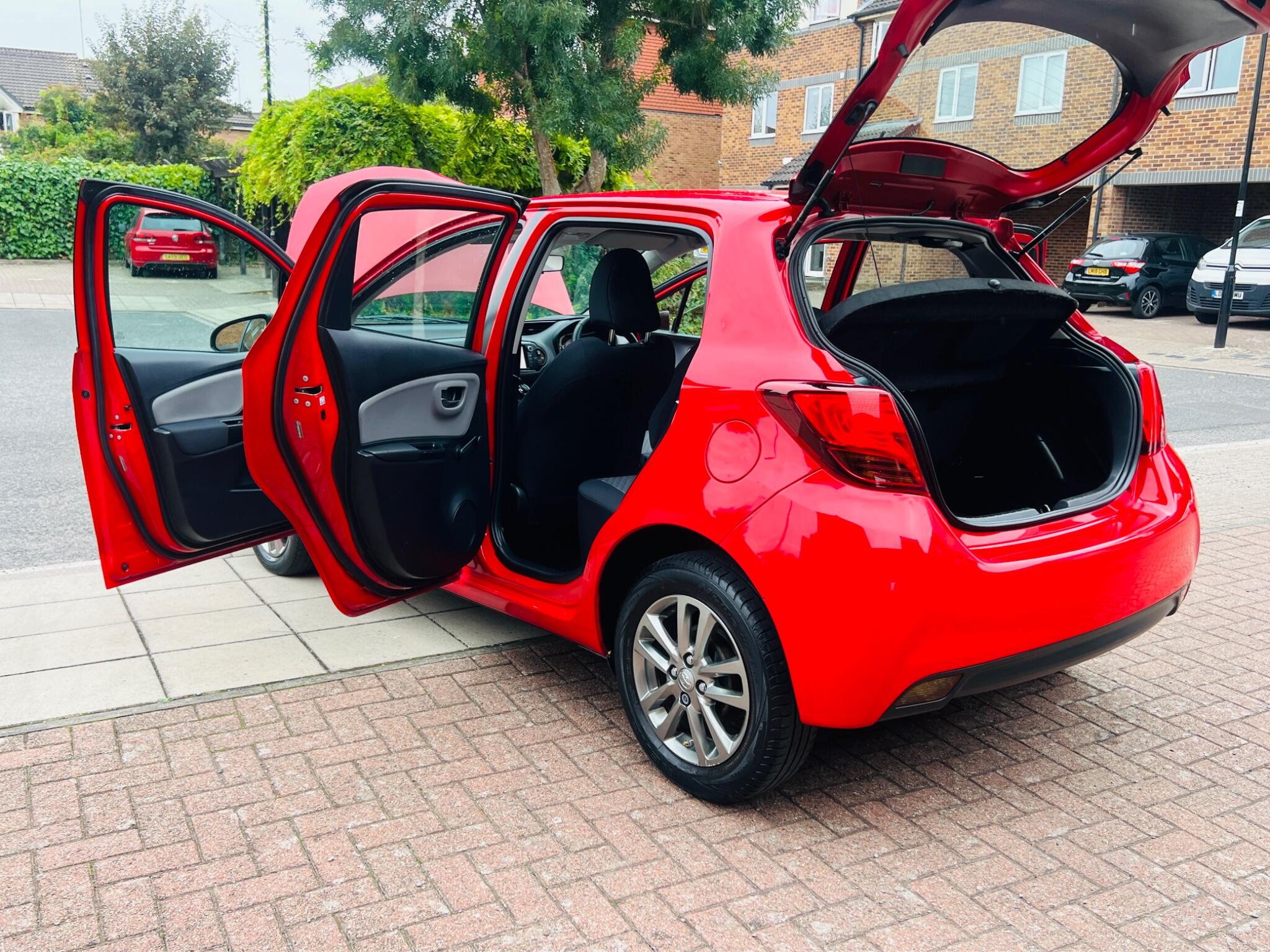 Toyota Yaris view 5