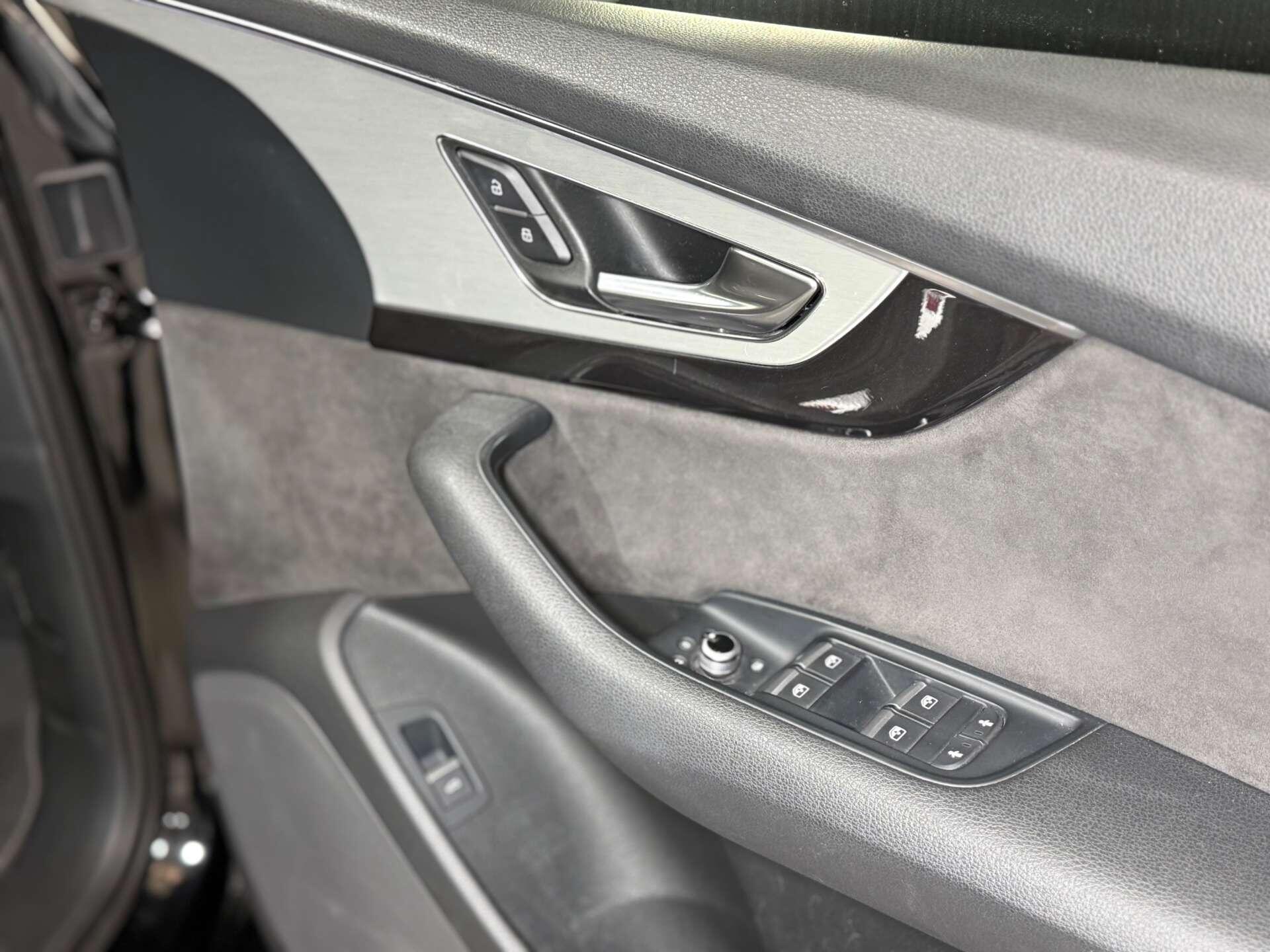 Audi Q7 view 47