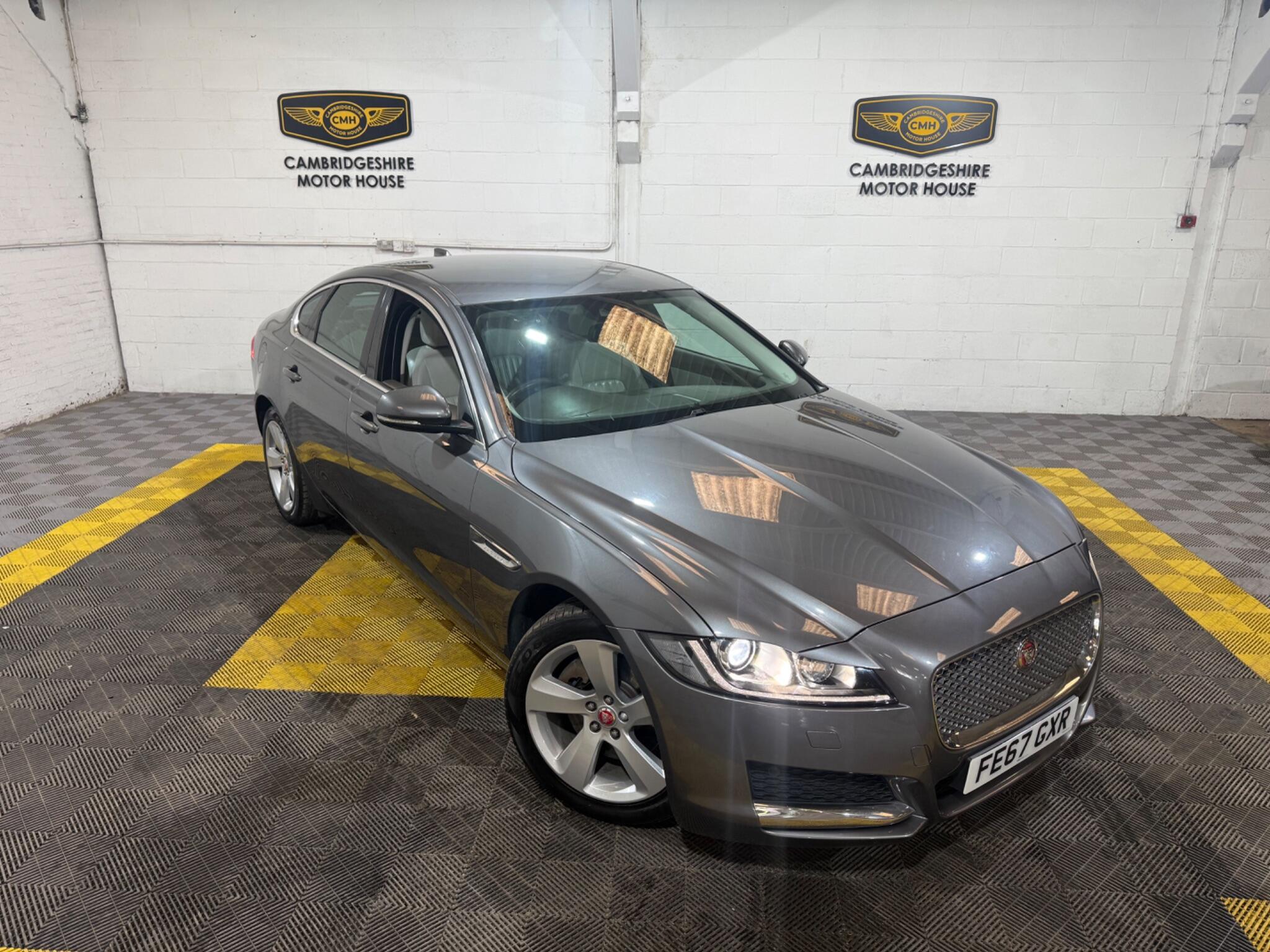 Jaguar XF view 5
