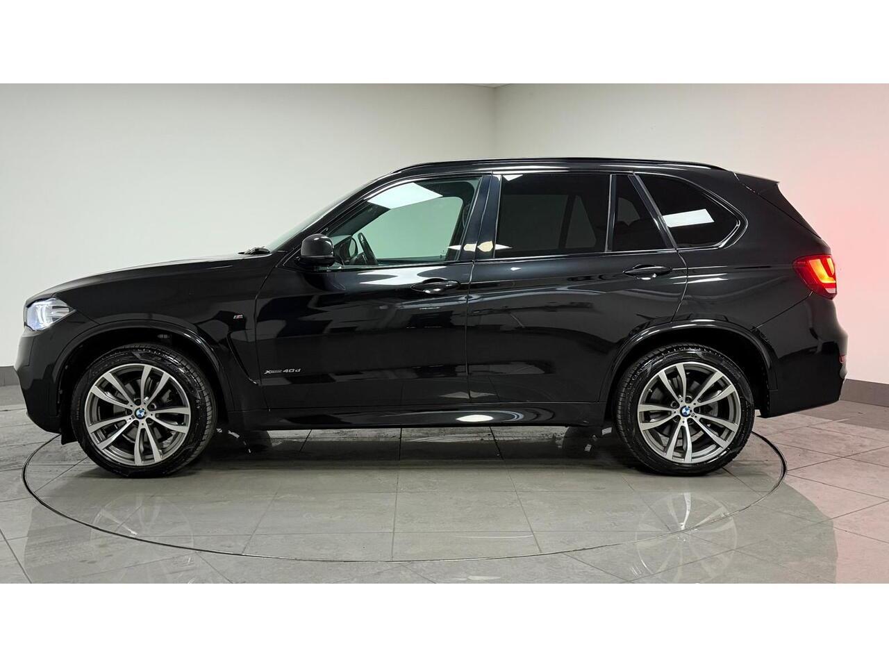 BMW X5 view 4