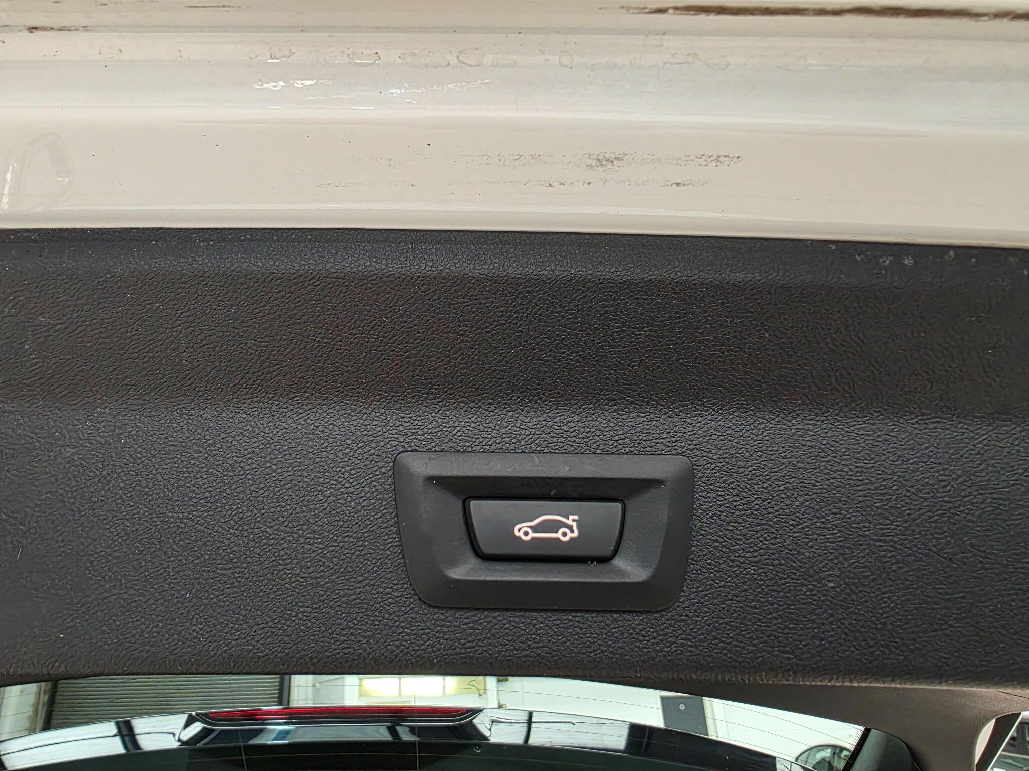 BMW X3 view 13