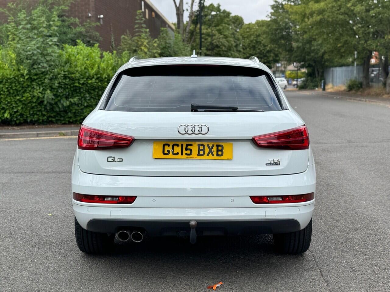 Audi Q3 view 6