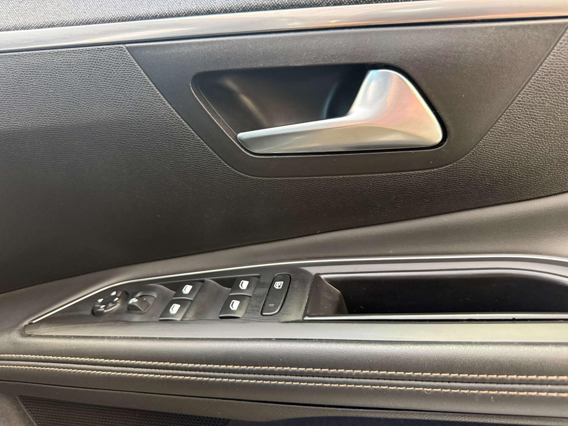 Peugeot 5008 view 35