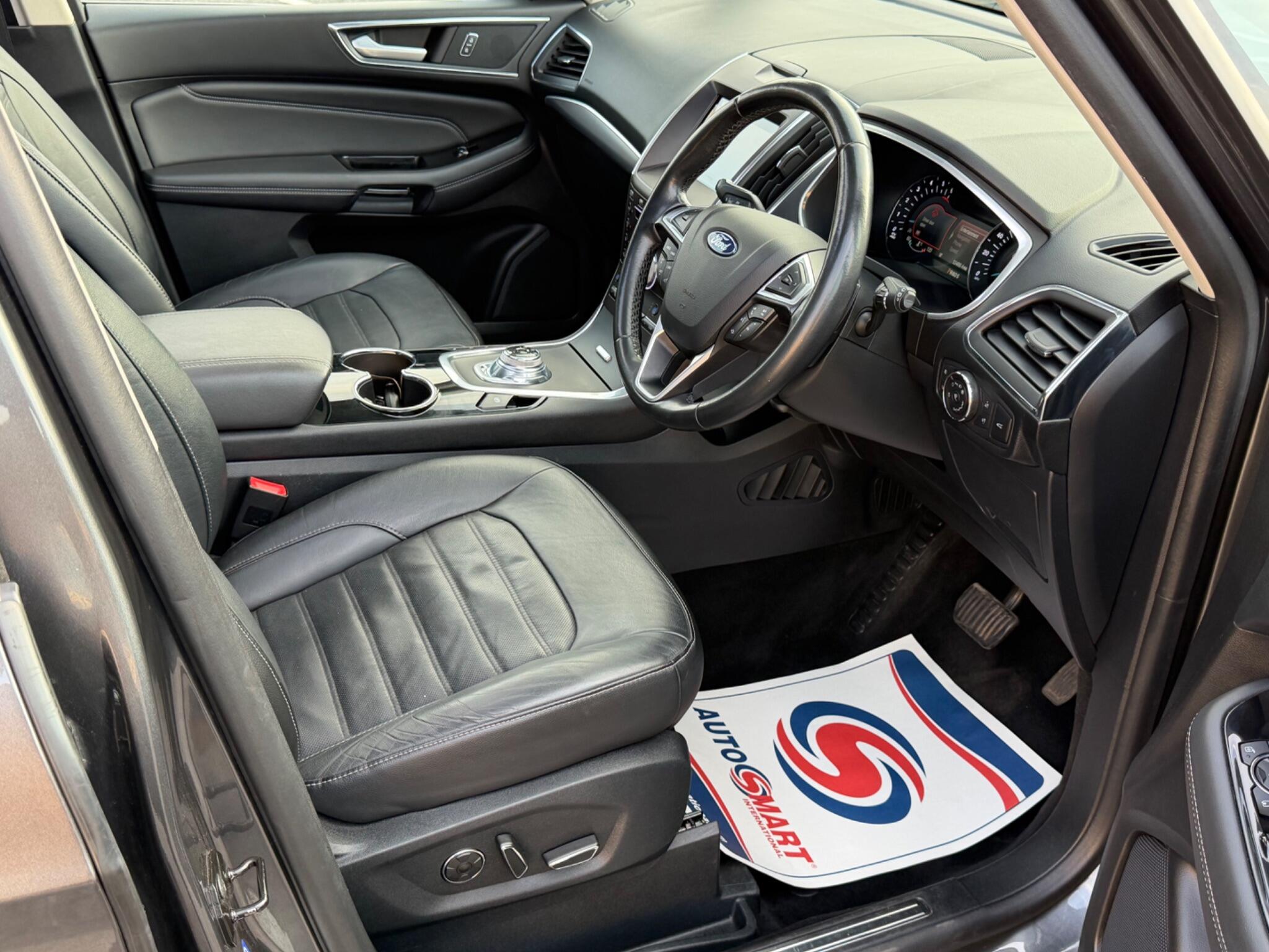 Ford Galaxy view 17