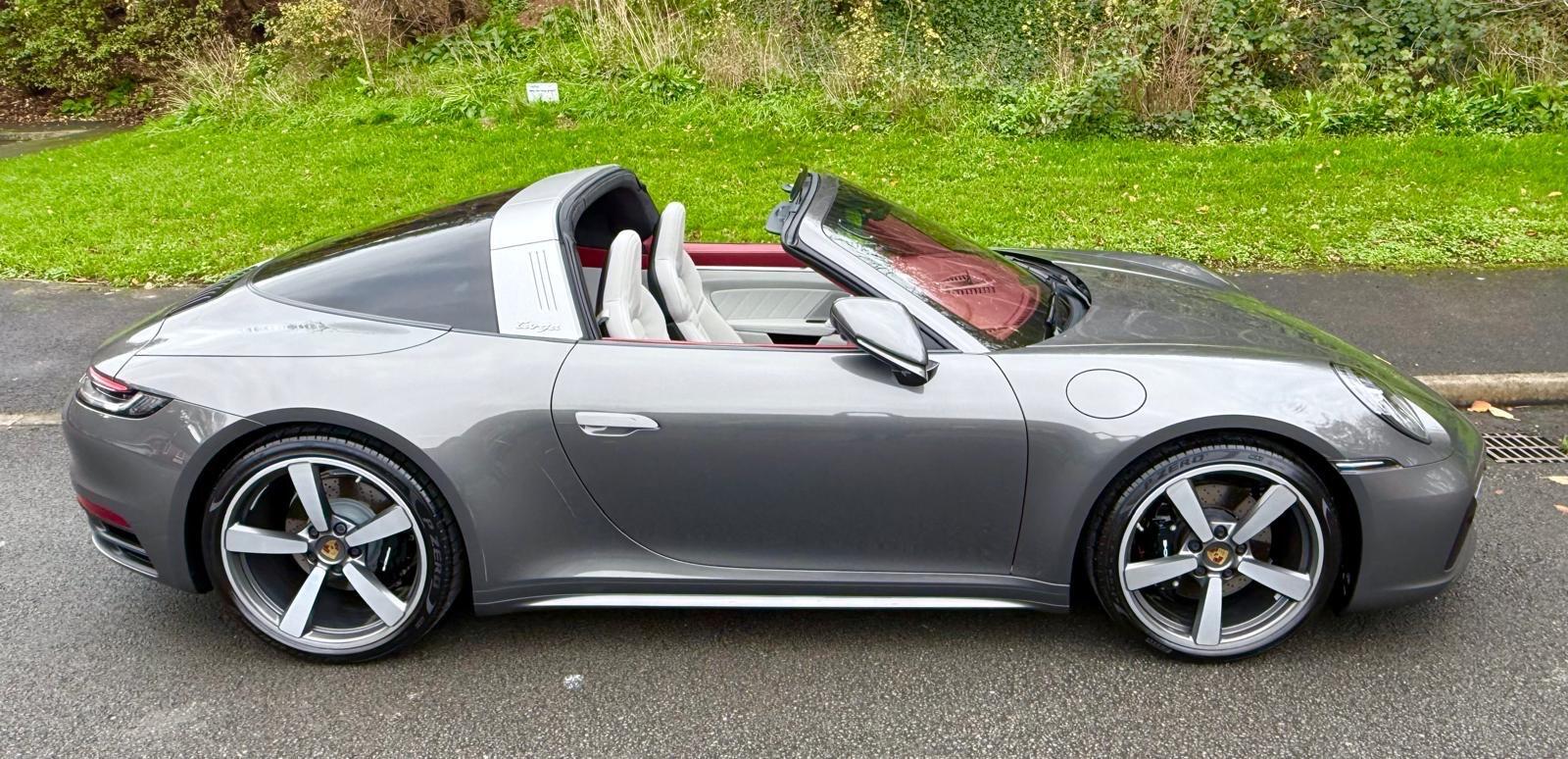 Porsche 911 view 45