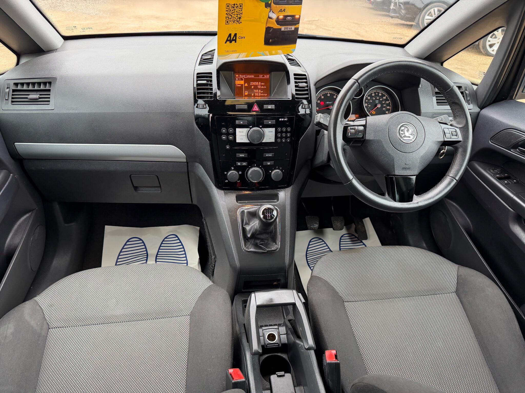 2012 Vauxhall Zafira 1.6 16V Excite Euro 5 5dr image 15