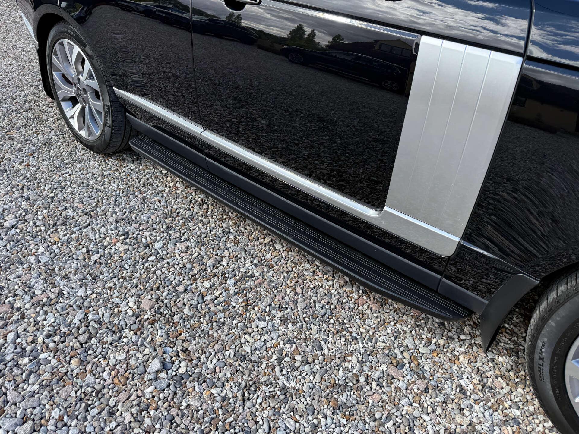 Land Rover Range Rover view 12