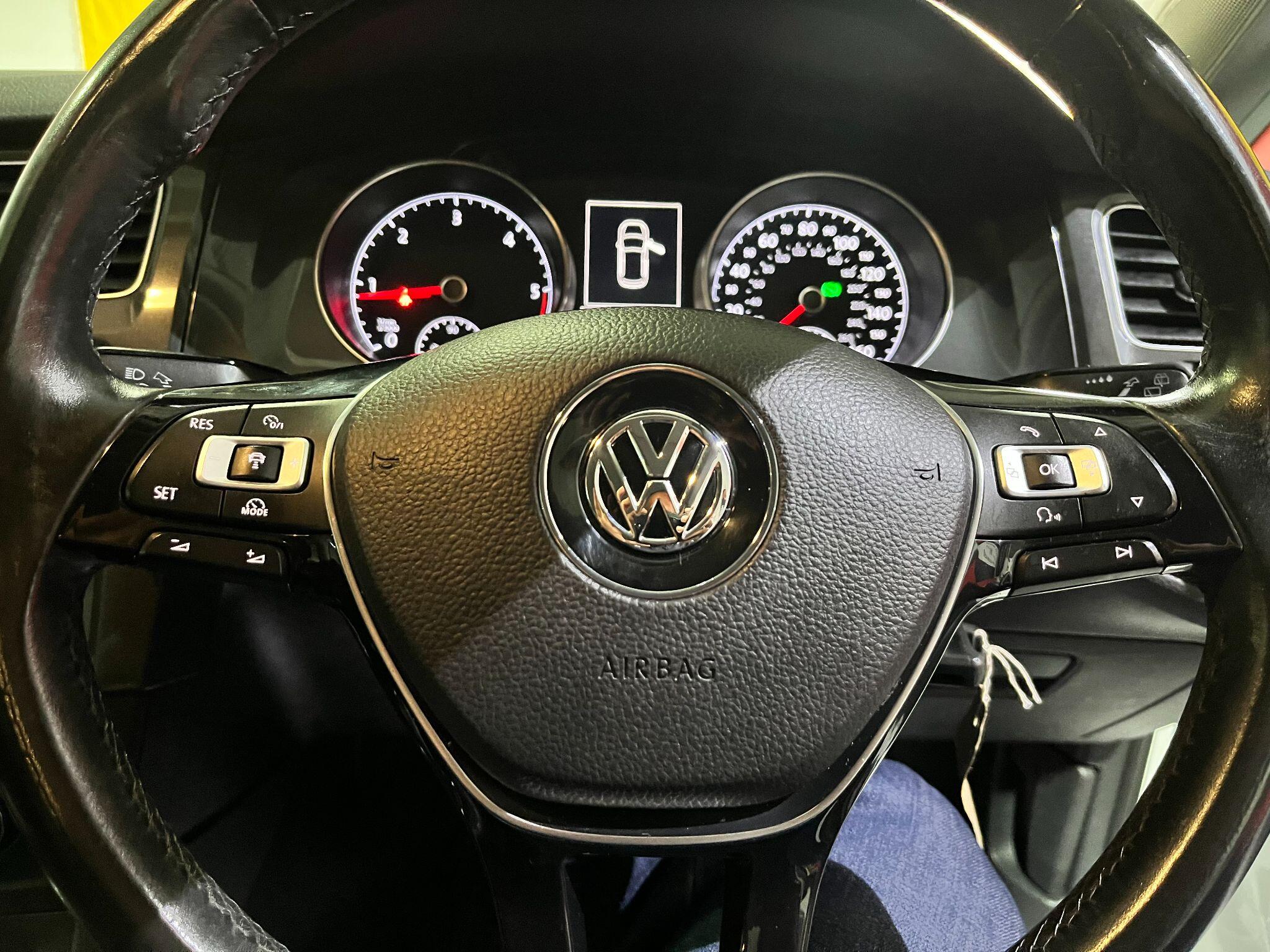 Volkswagen Golf view 54