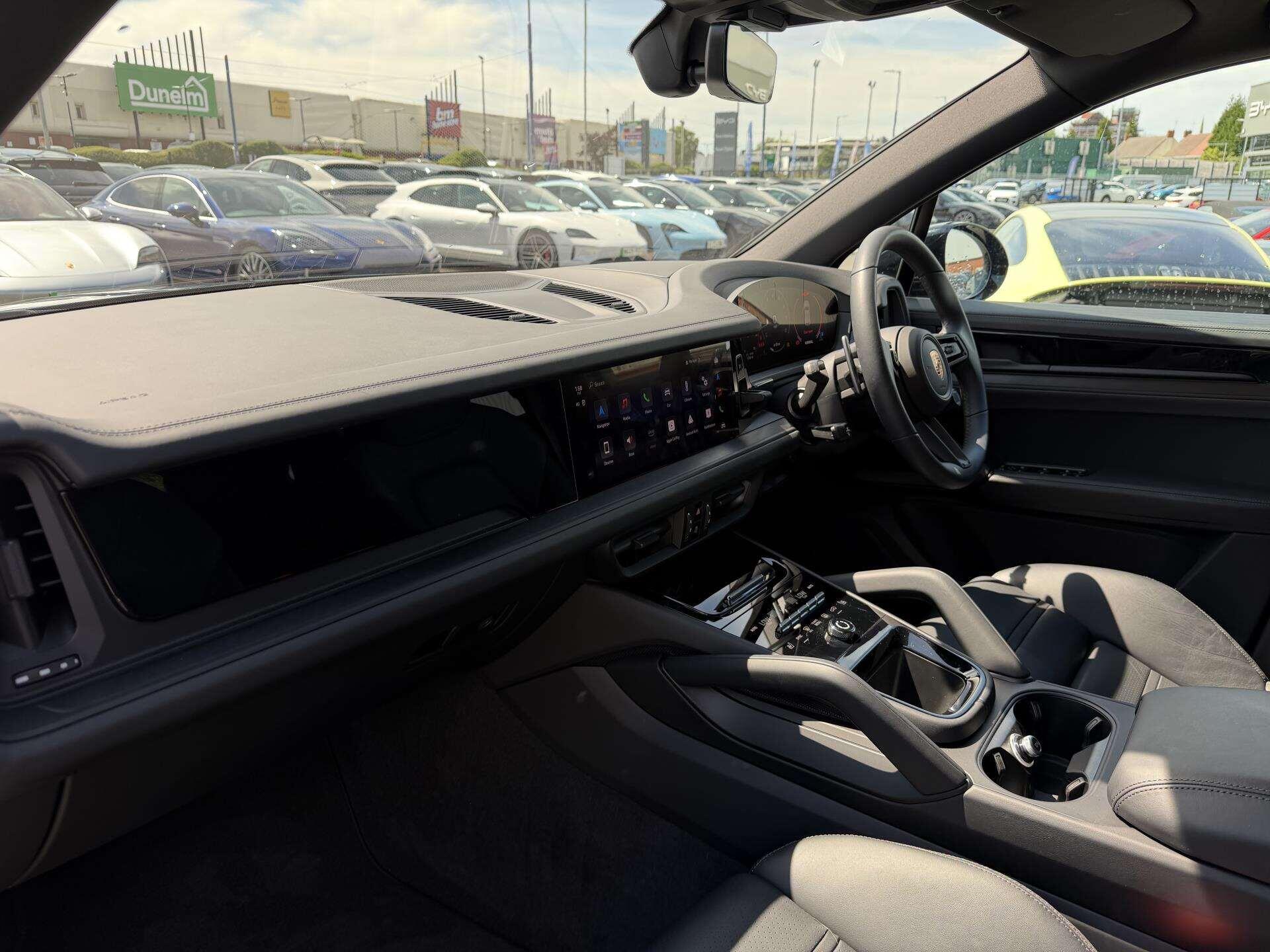 Porsche Cayenne view 5