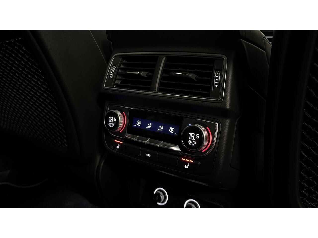 Audi Q7 view 24
