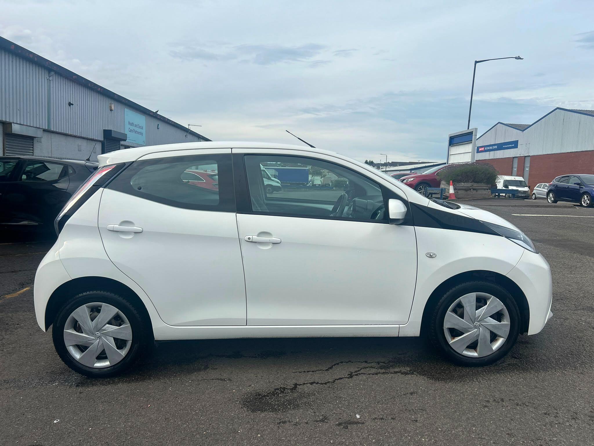 Toyota Aygo view 11