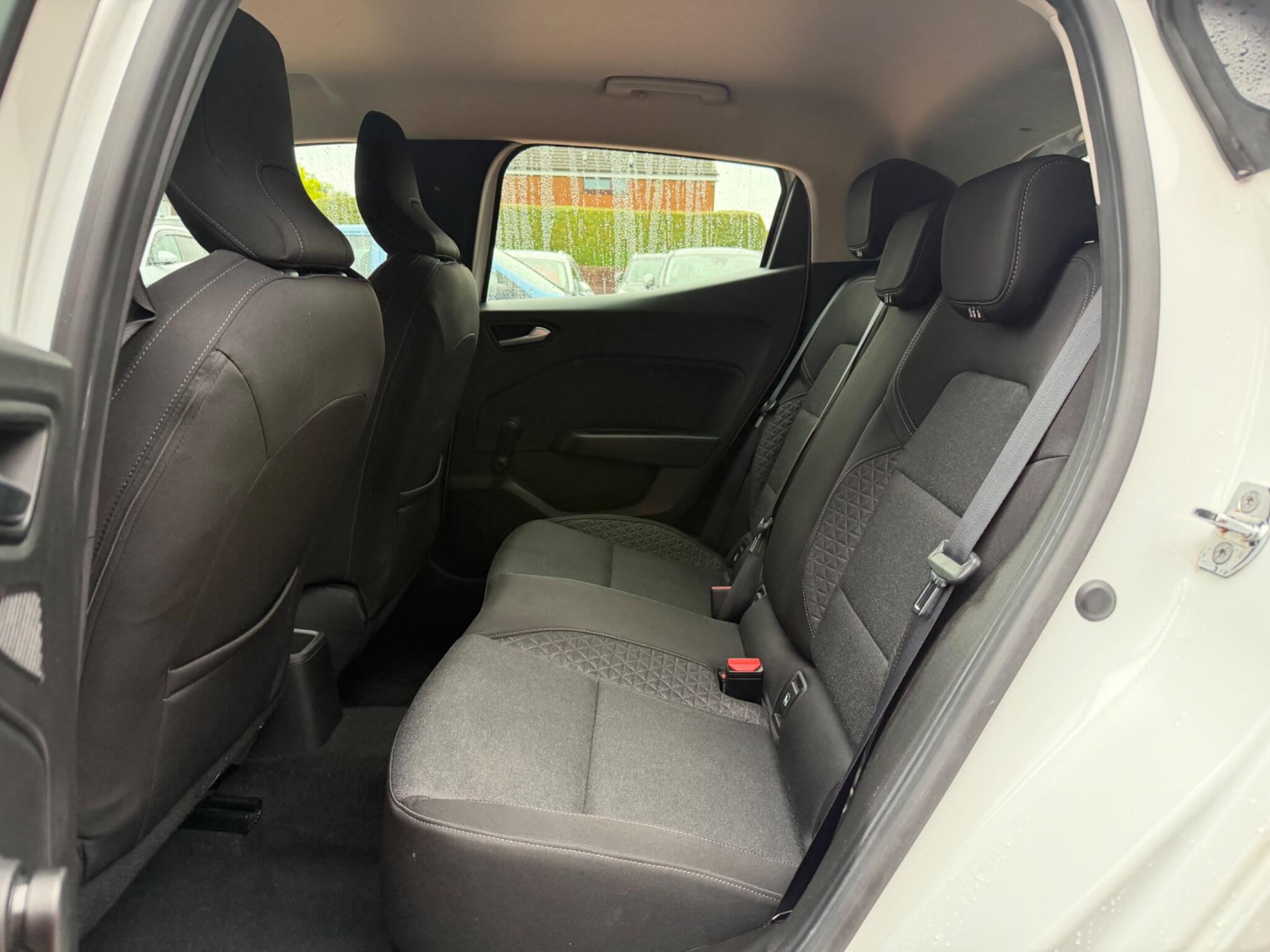 Renault Clio view 58