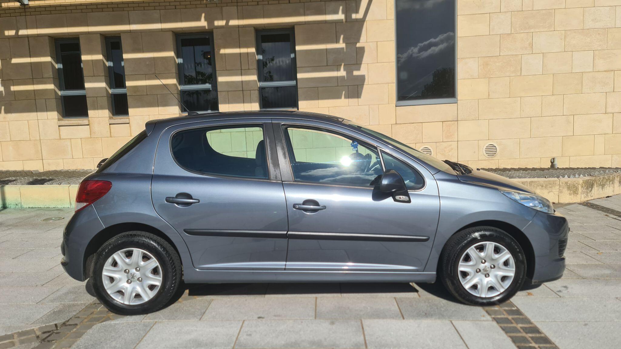 Peugeot 207 view 8