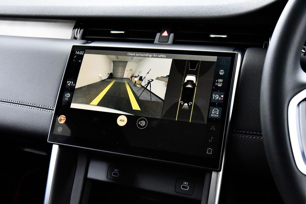 Land Rover Discovery Sport view 40