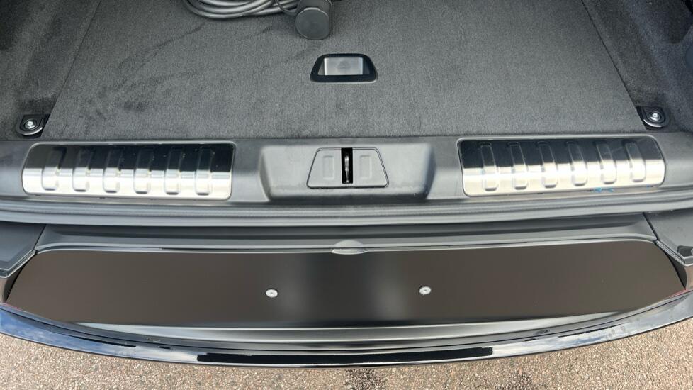Land Rover Range Rover Sport view 42